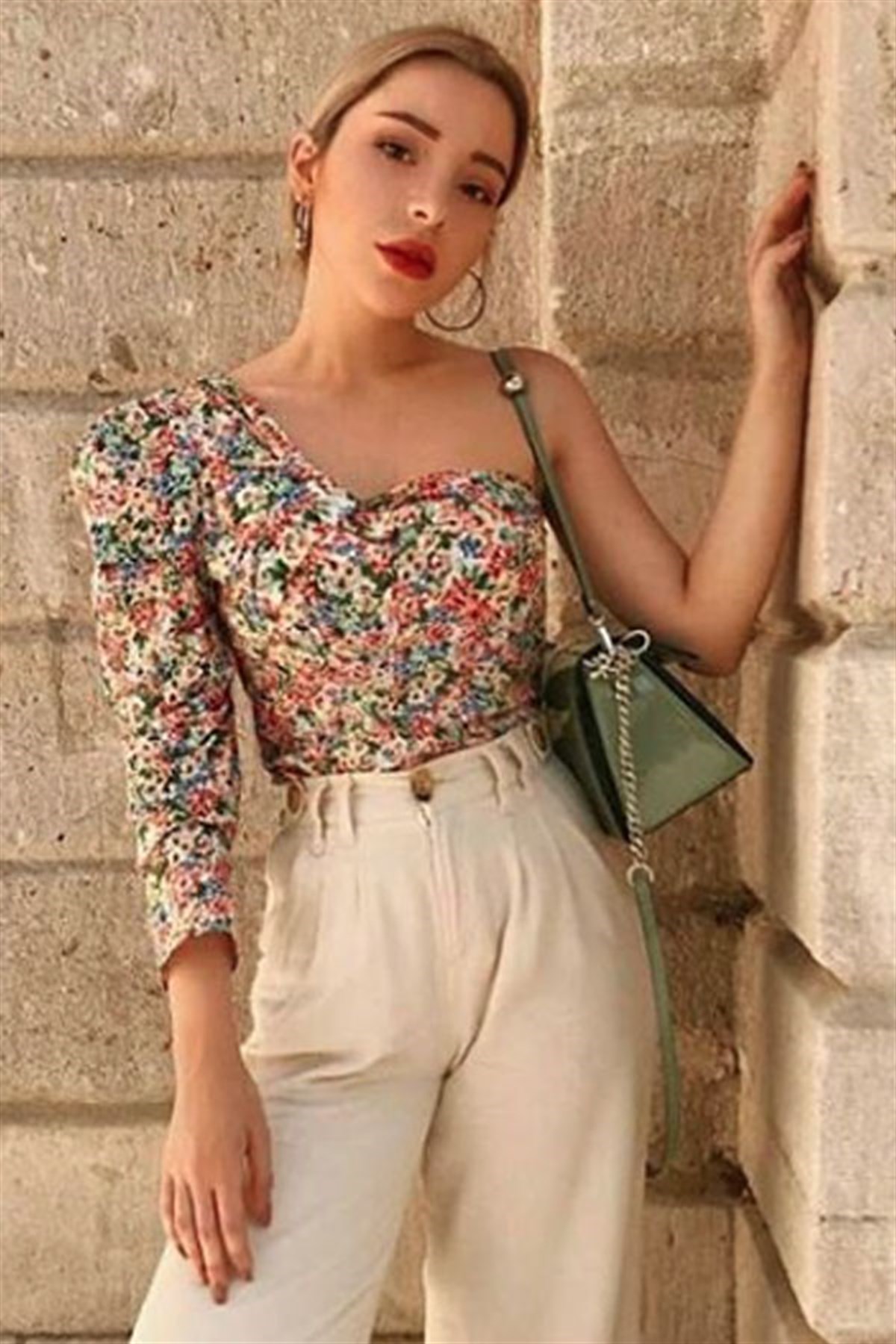 Tek Kol Çiçekli Crop Bluz