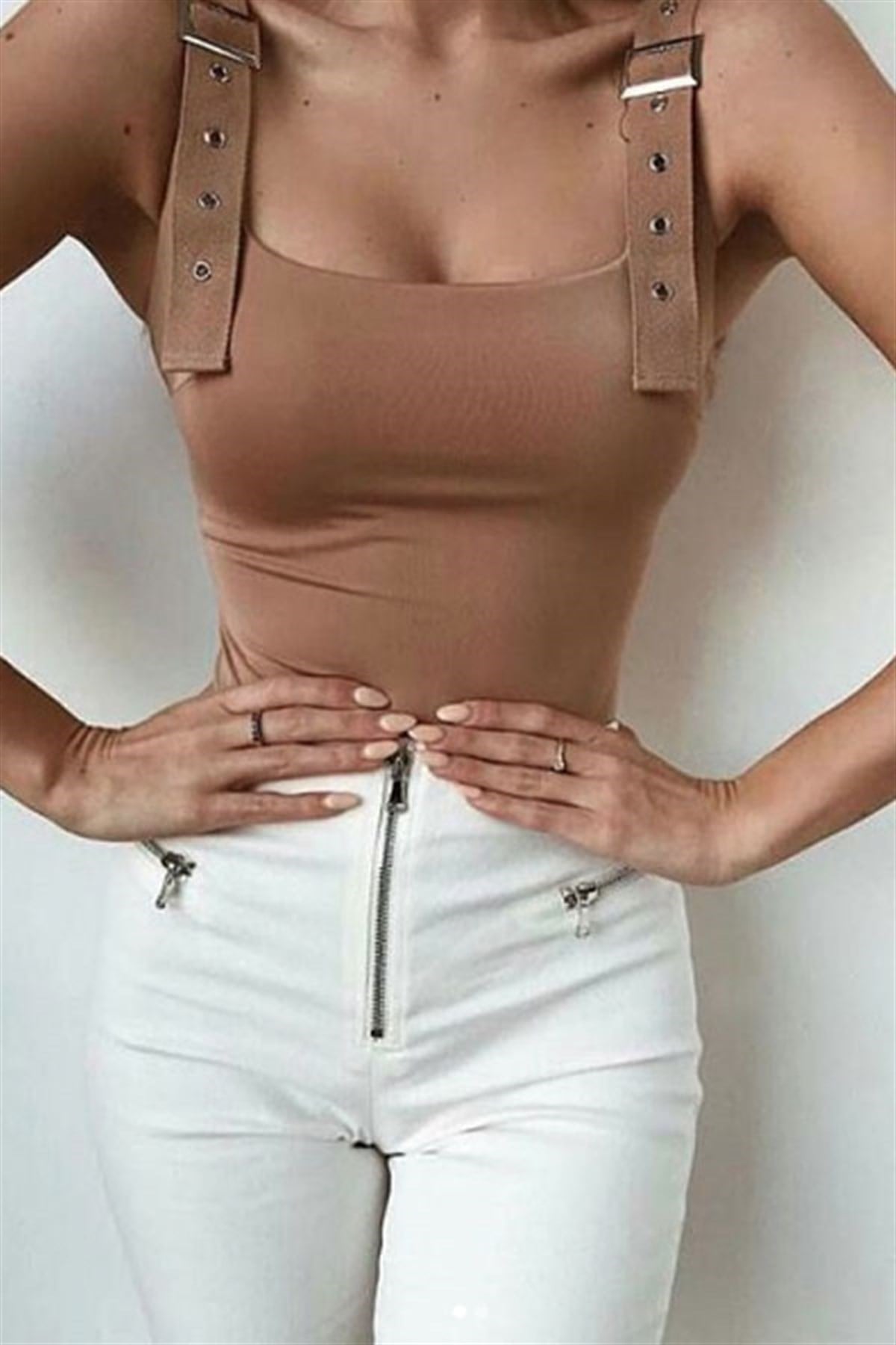 Tokalı Bant Askılı Bodysuit