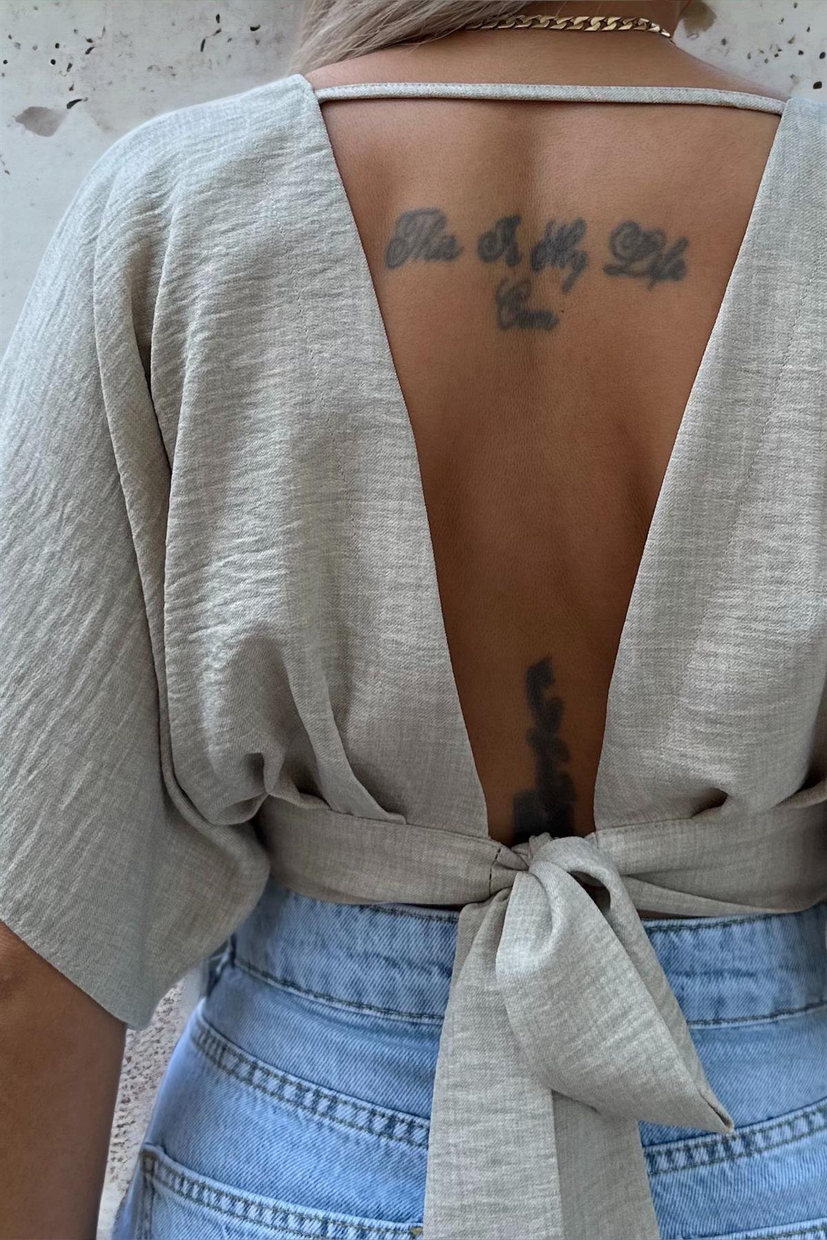 V Yaka Bağlama Detaylı BluzBLUZ