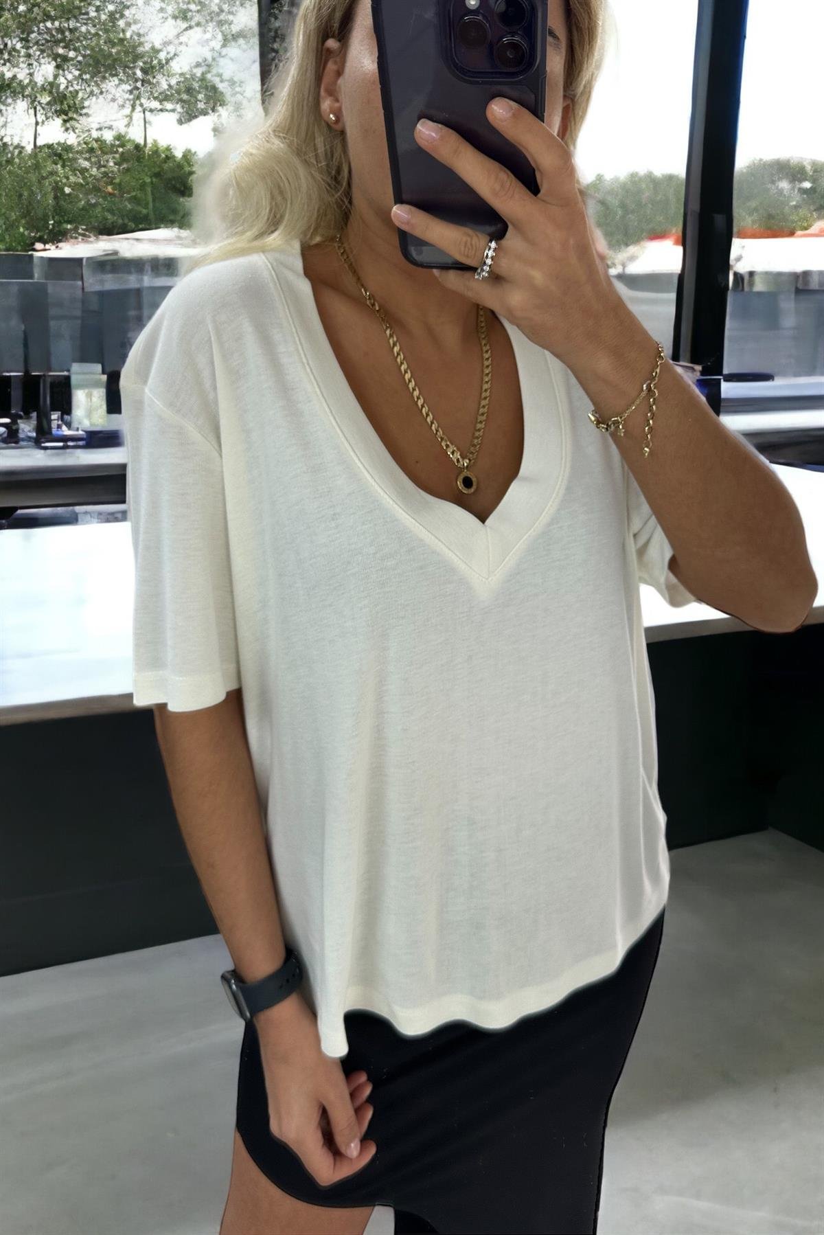 V Yaka Orijinal Marka Basic TshirtTSHİRT