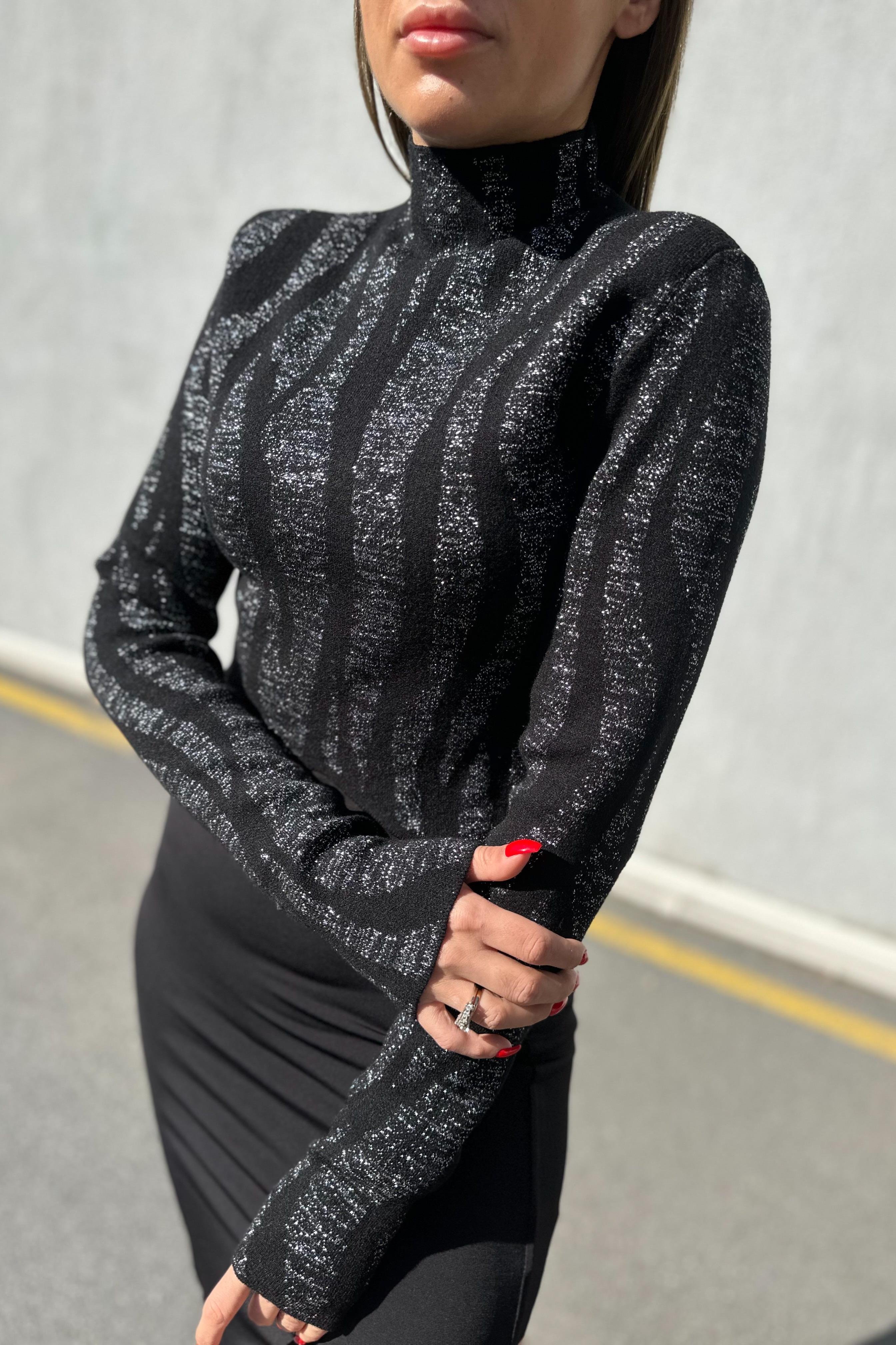 Vatkalı Dik Yaka Simli Triko BluzYENİ GELENLER