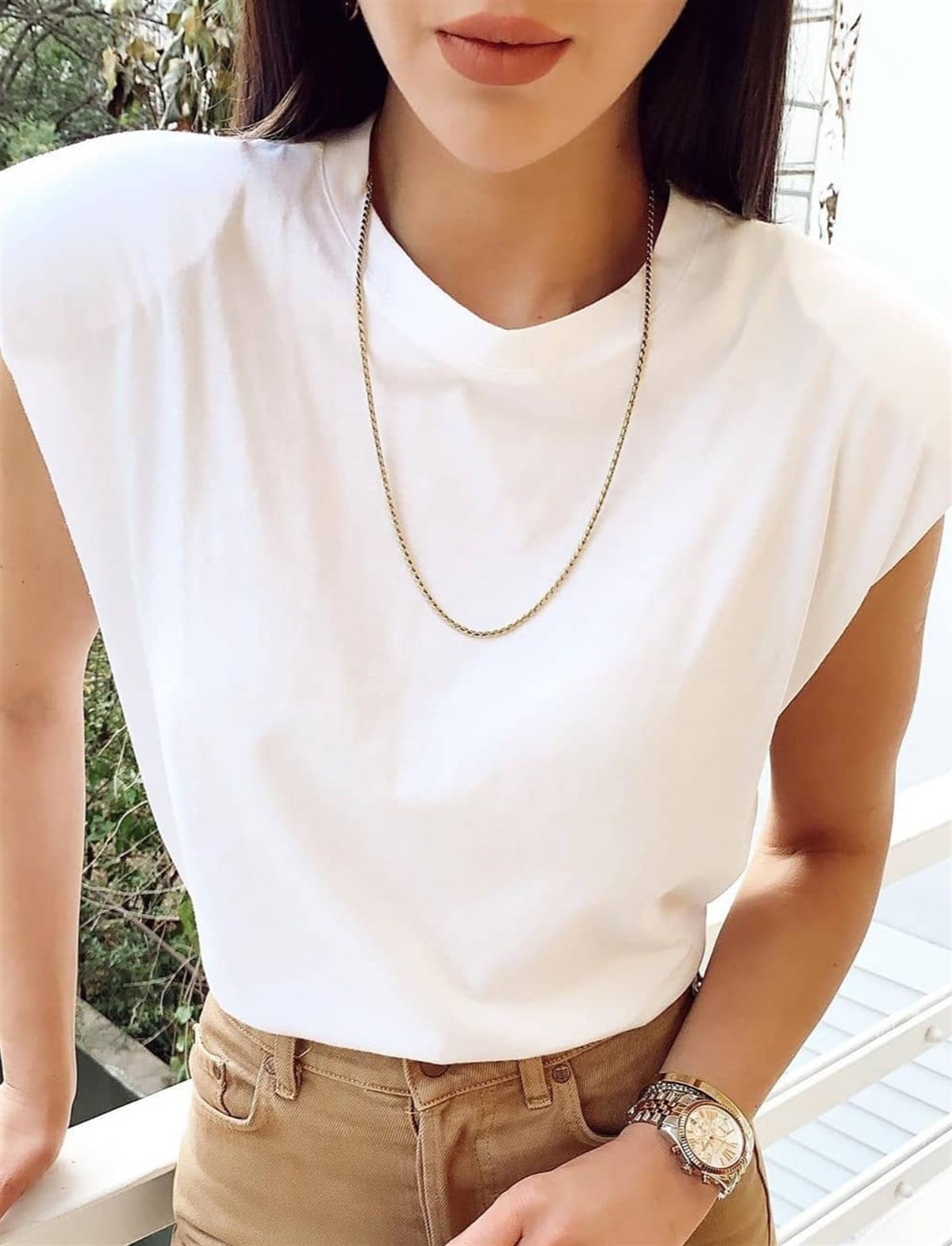 Vatkalı Kolsuz Basic Tshirt