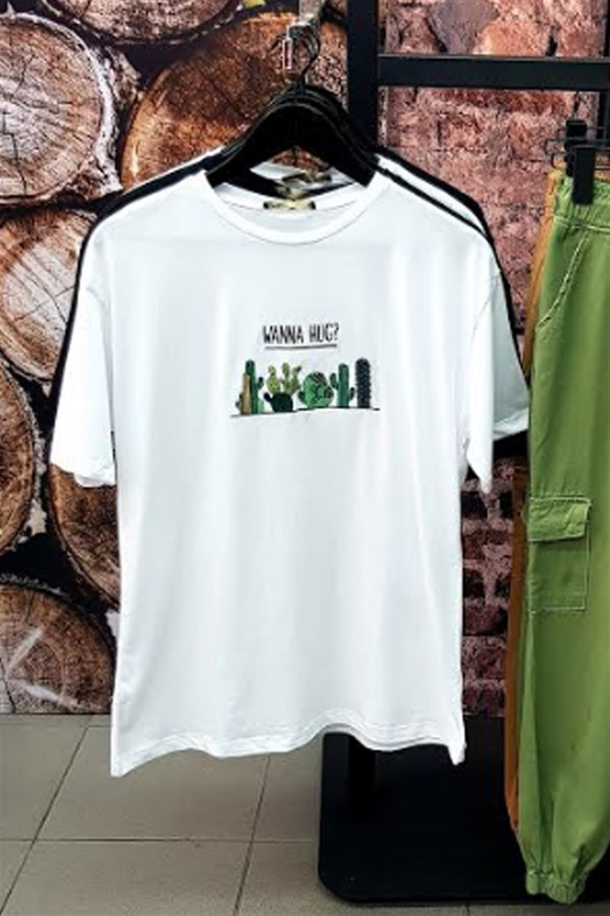 Wanna Hug? Kaktüs Tshirt