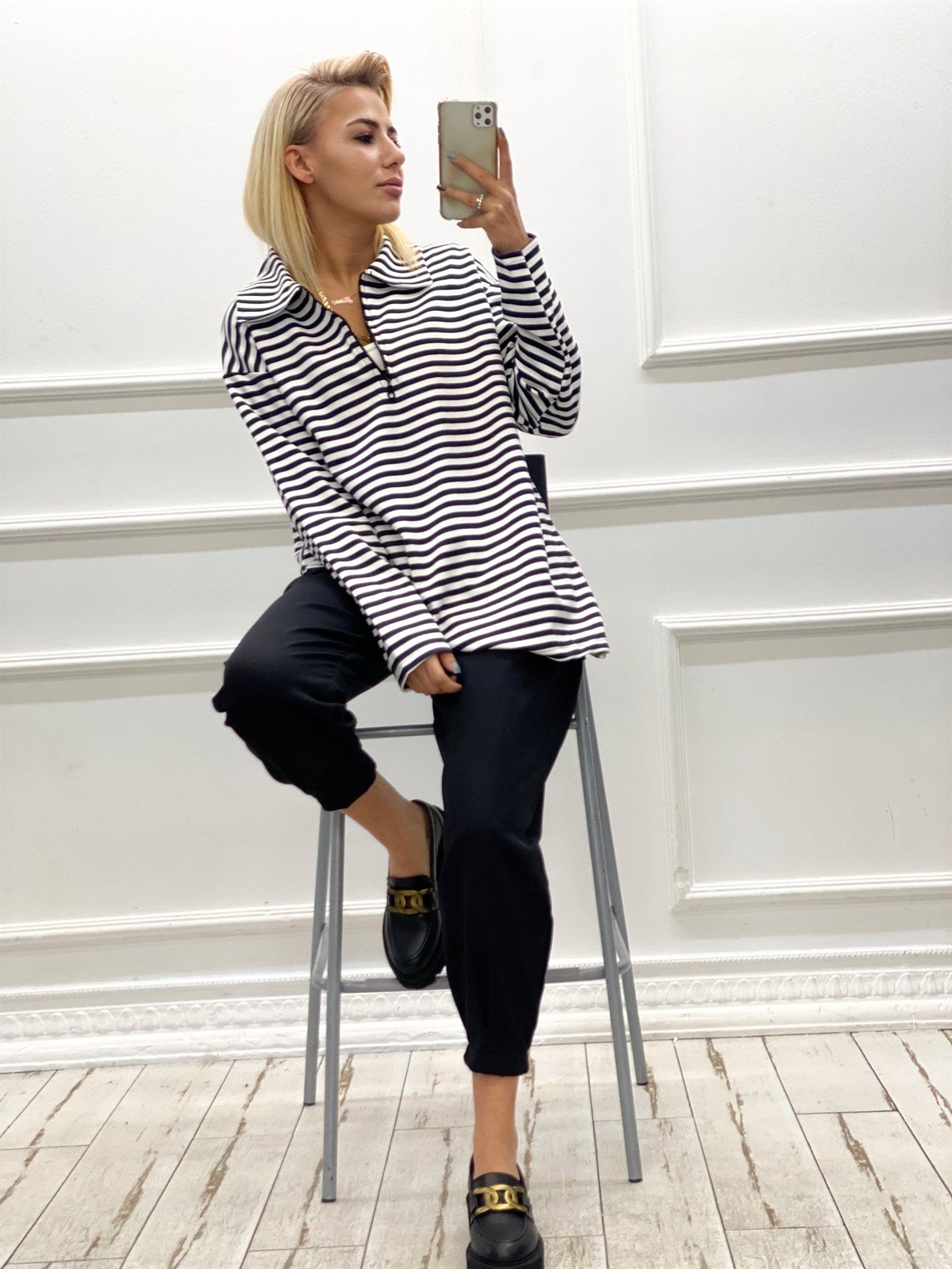 Yakalı Çizgili SweatshirtSWEATSHİRT