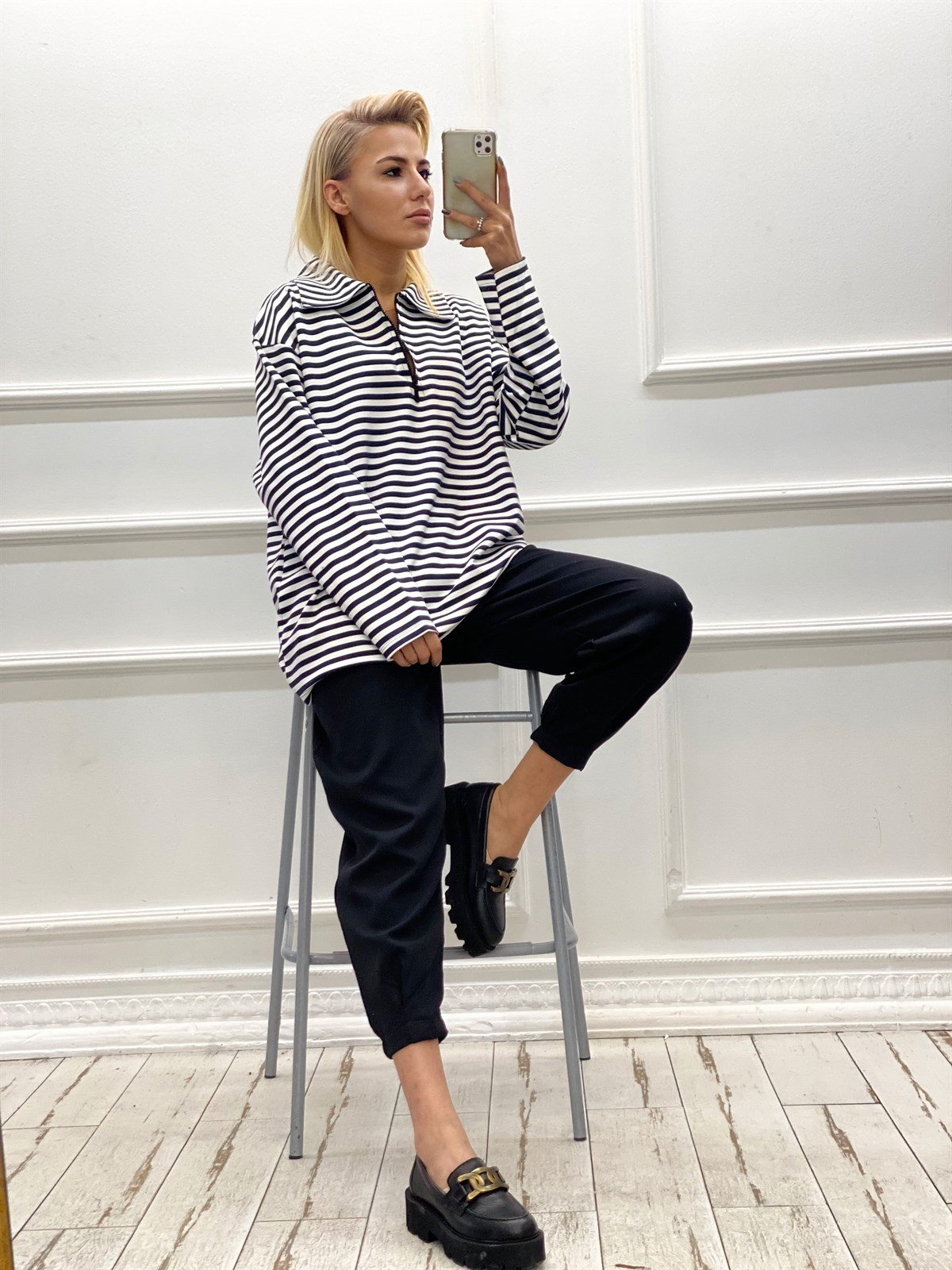 Yakalı Çizgili SweatshirtSWEATSHİRT