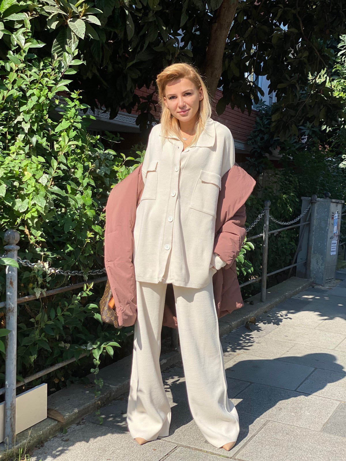 Yakalı Hırka Ve Salaş Triko Pantolon TakımTAKIMLAR