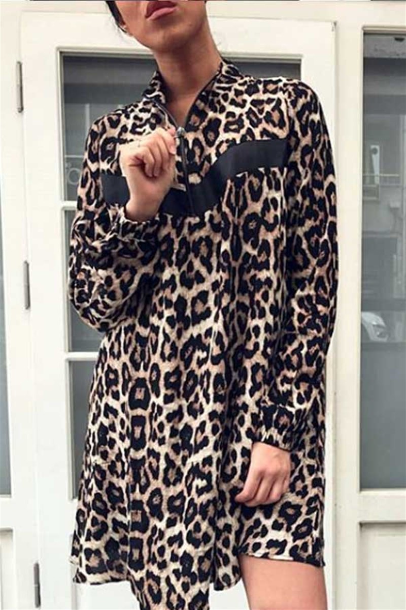 Yakası Fermuarlı Mini Leopar Elbise