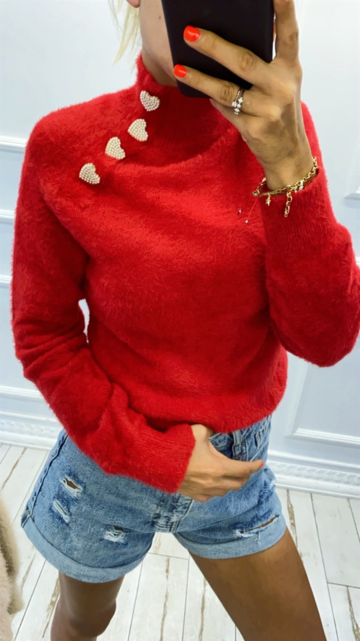 Yakası İncili Kalpli Yumoş Kazak