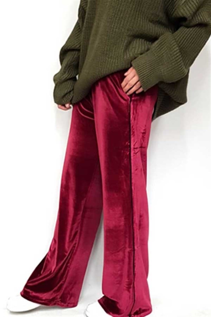 Yanı İnce Şeritli Kadife Salaş Pantalon