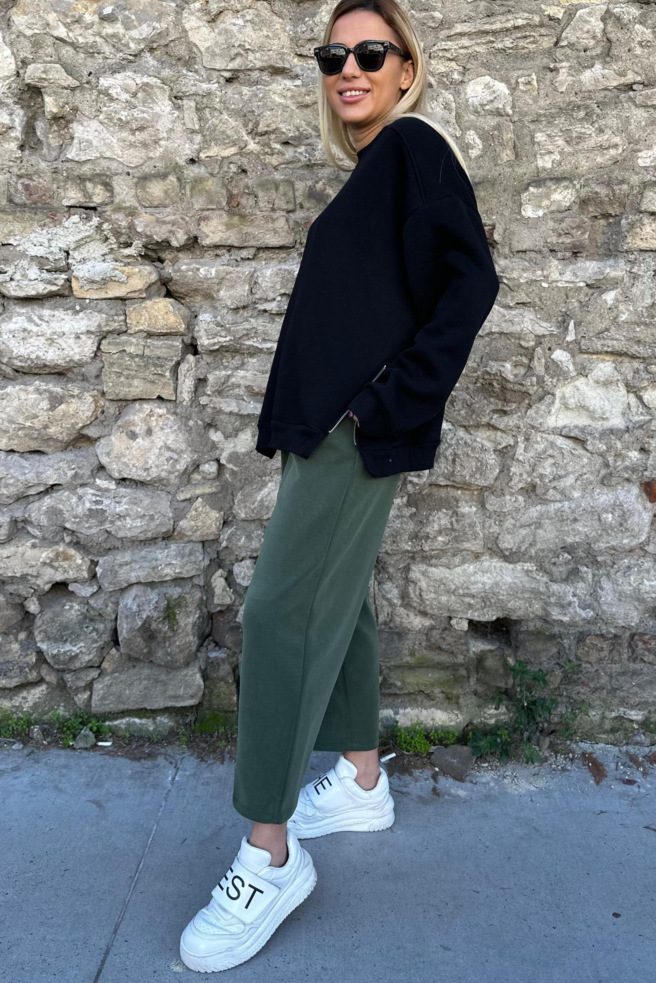 Yanları Fermuarlı Siyah SweatshirtSWEATSHİRT