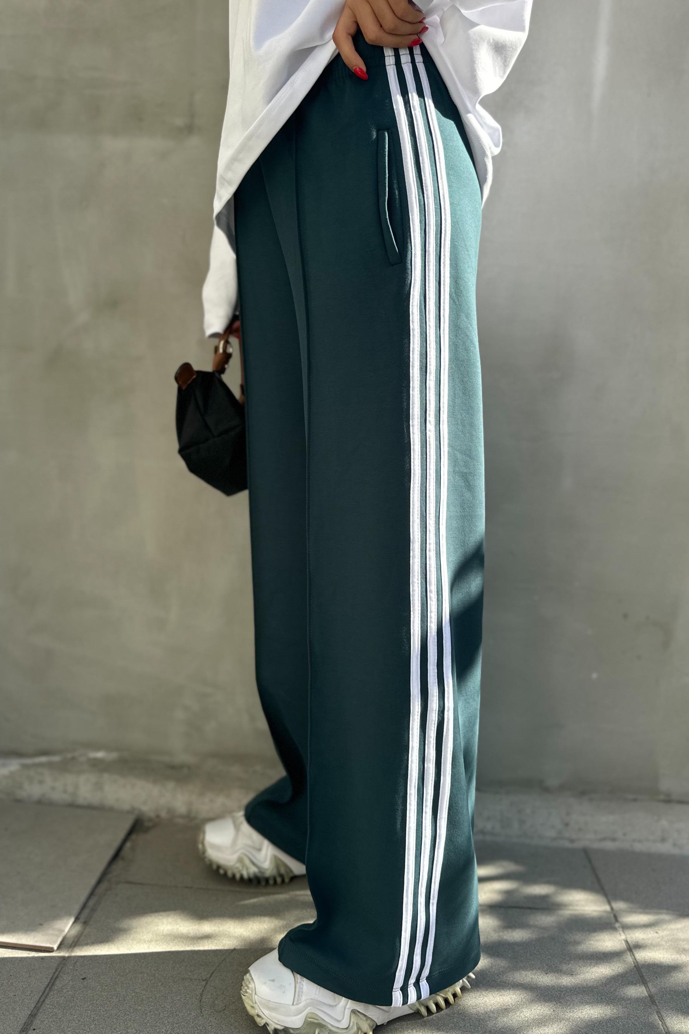 Yanları Şeritli Yeşil Eşofman AltıEŞOFMAN