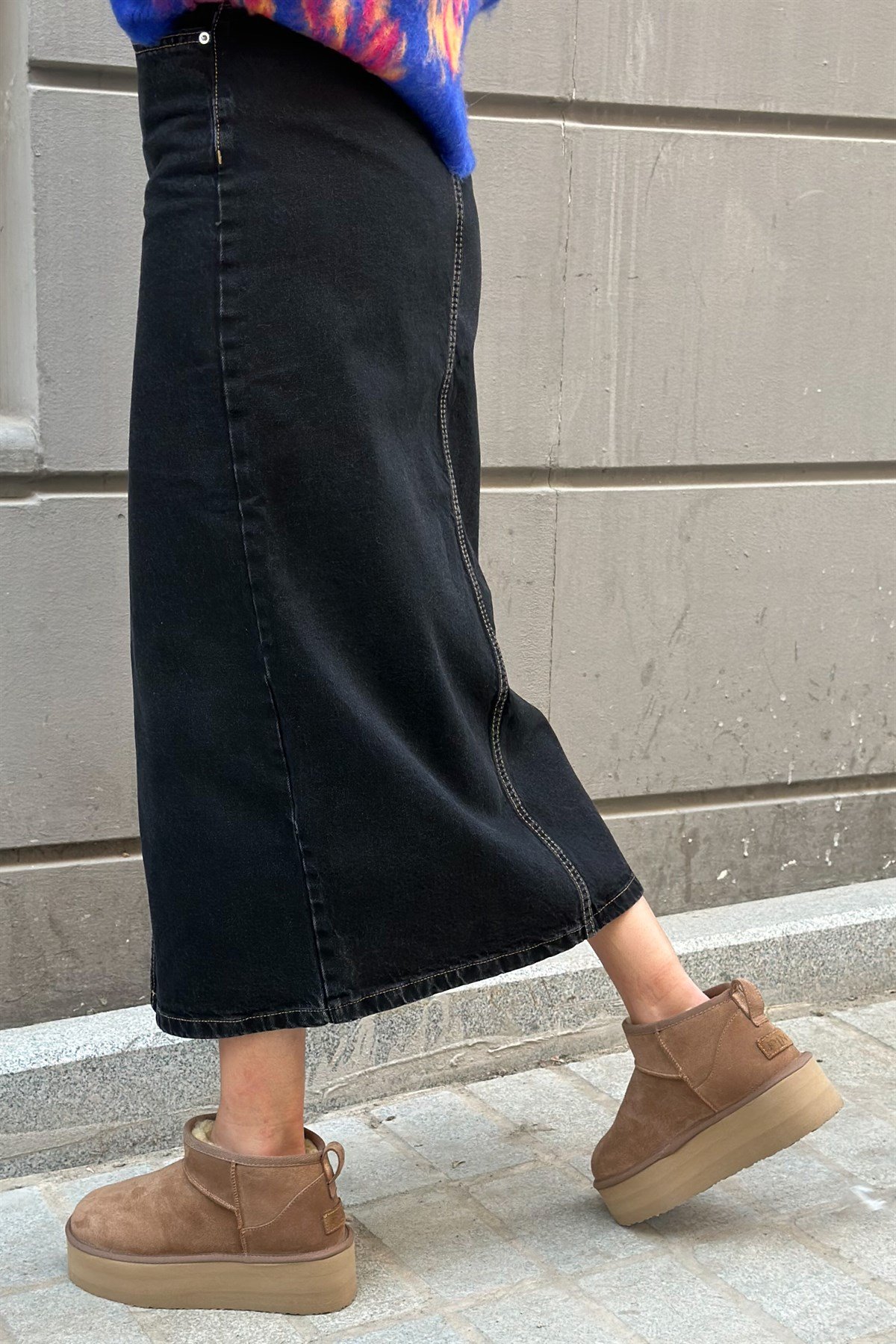 Yırtmaçlı Siyah Denim EtekETEK