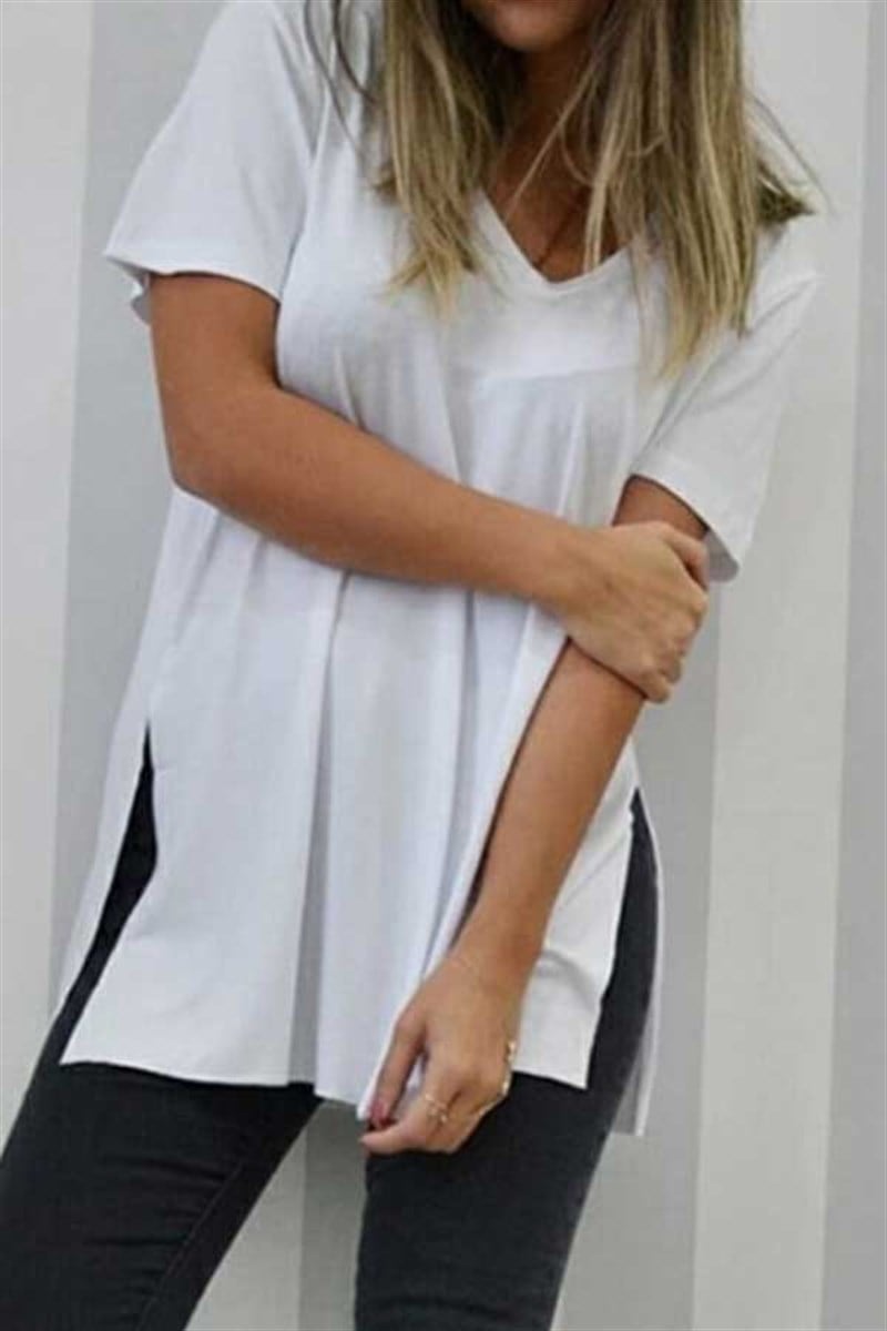 Yırtmaçlı V Yaka Basic Tshirt