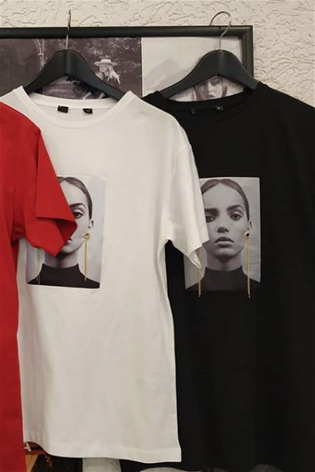Zincir Küpeli Kız Tshirt