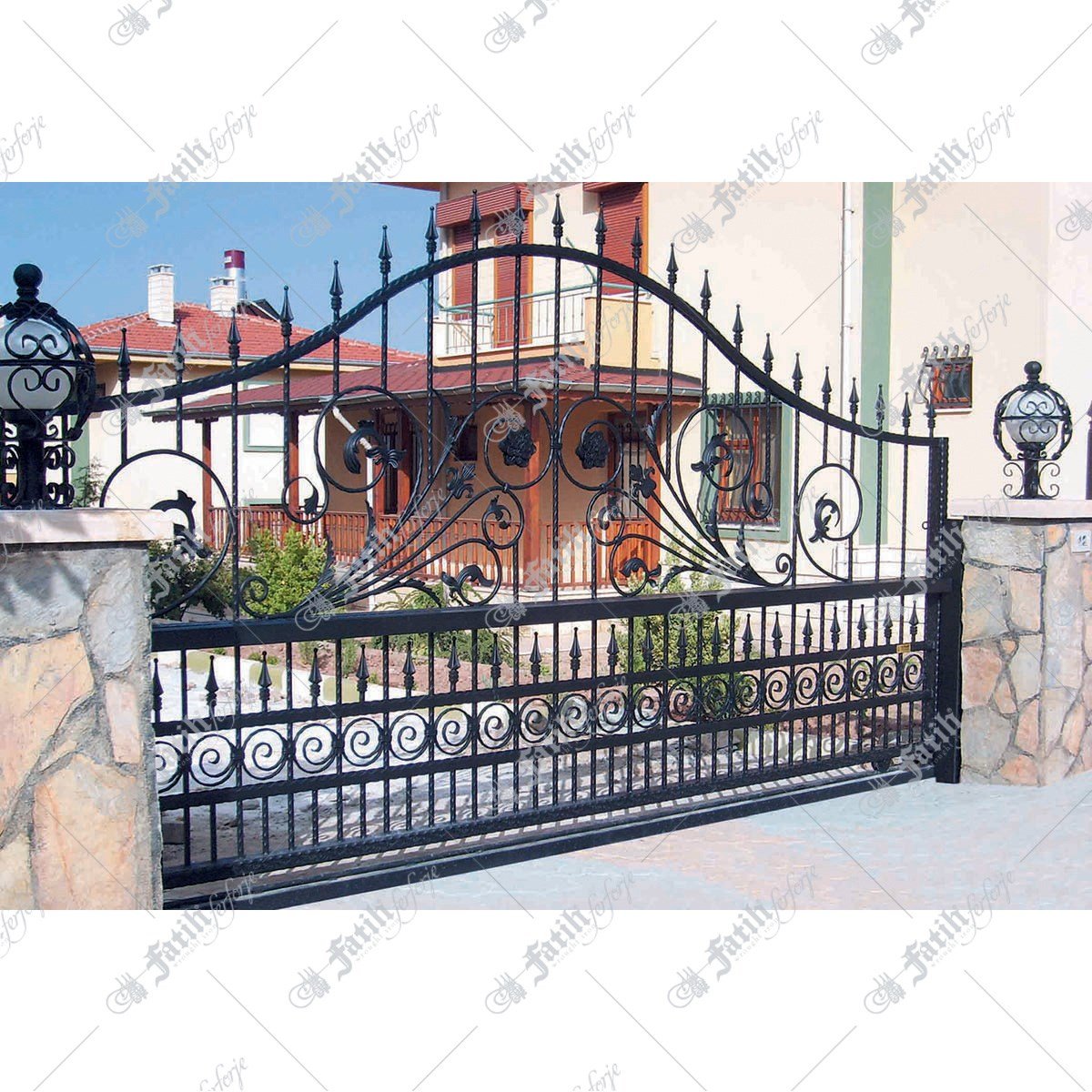 1002 KODLU FERFORJE KAPI