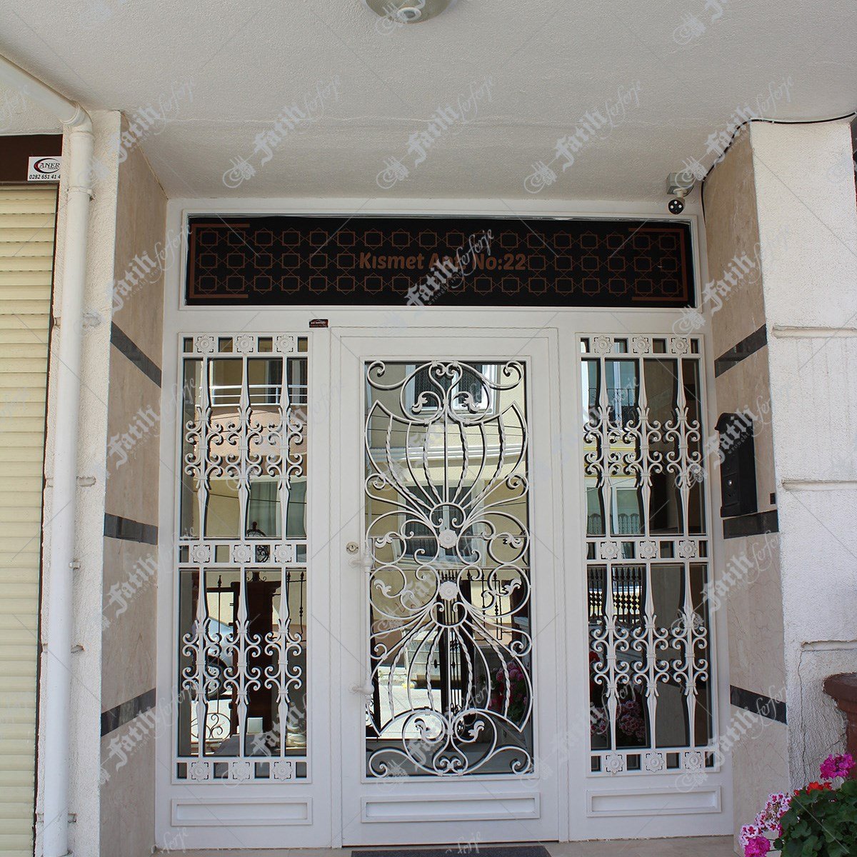 1405 KODLU FERFORJE KAPI