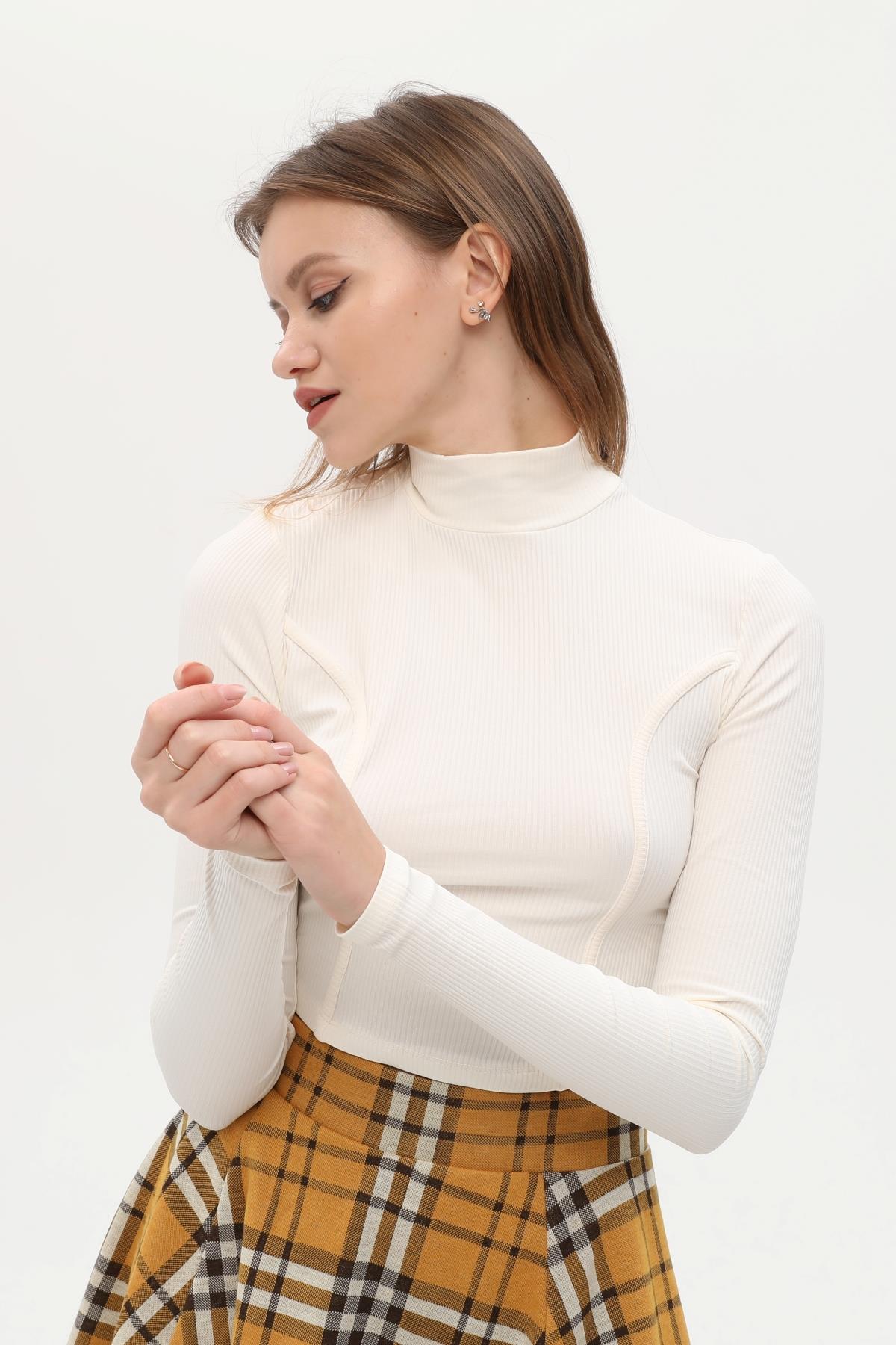 Beyaz Dik Yaka Fitilli Crop-Top