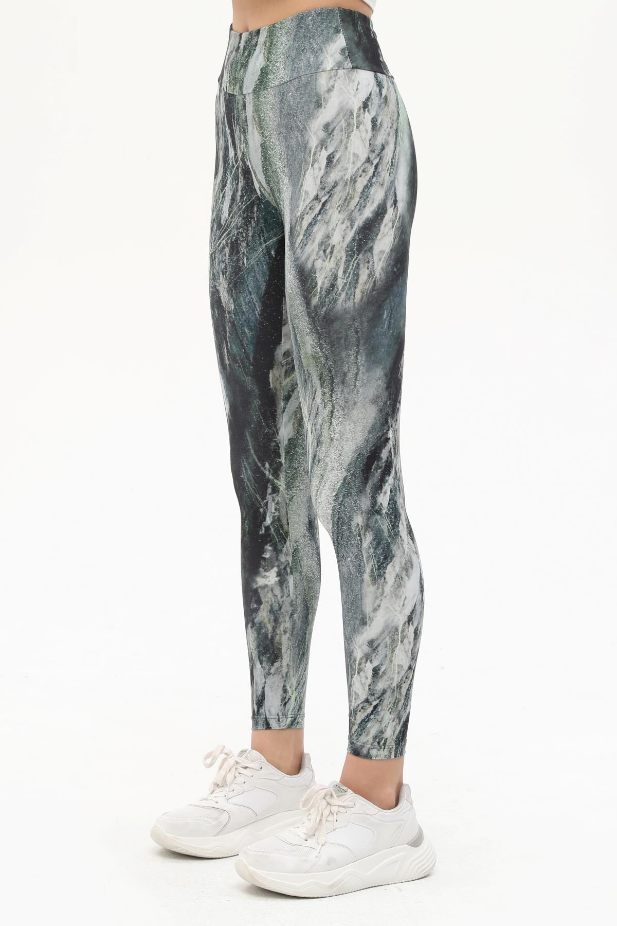 Bilek Hizasında Desenli Spor Tayt