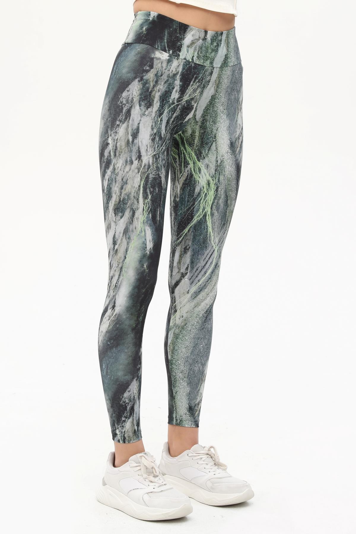 Bilek Hizasında Desenli Spor Tayt