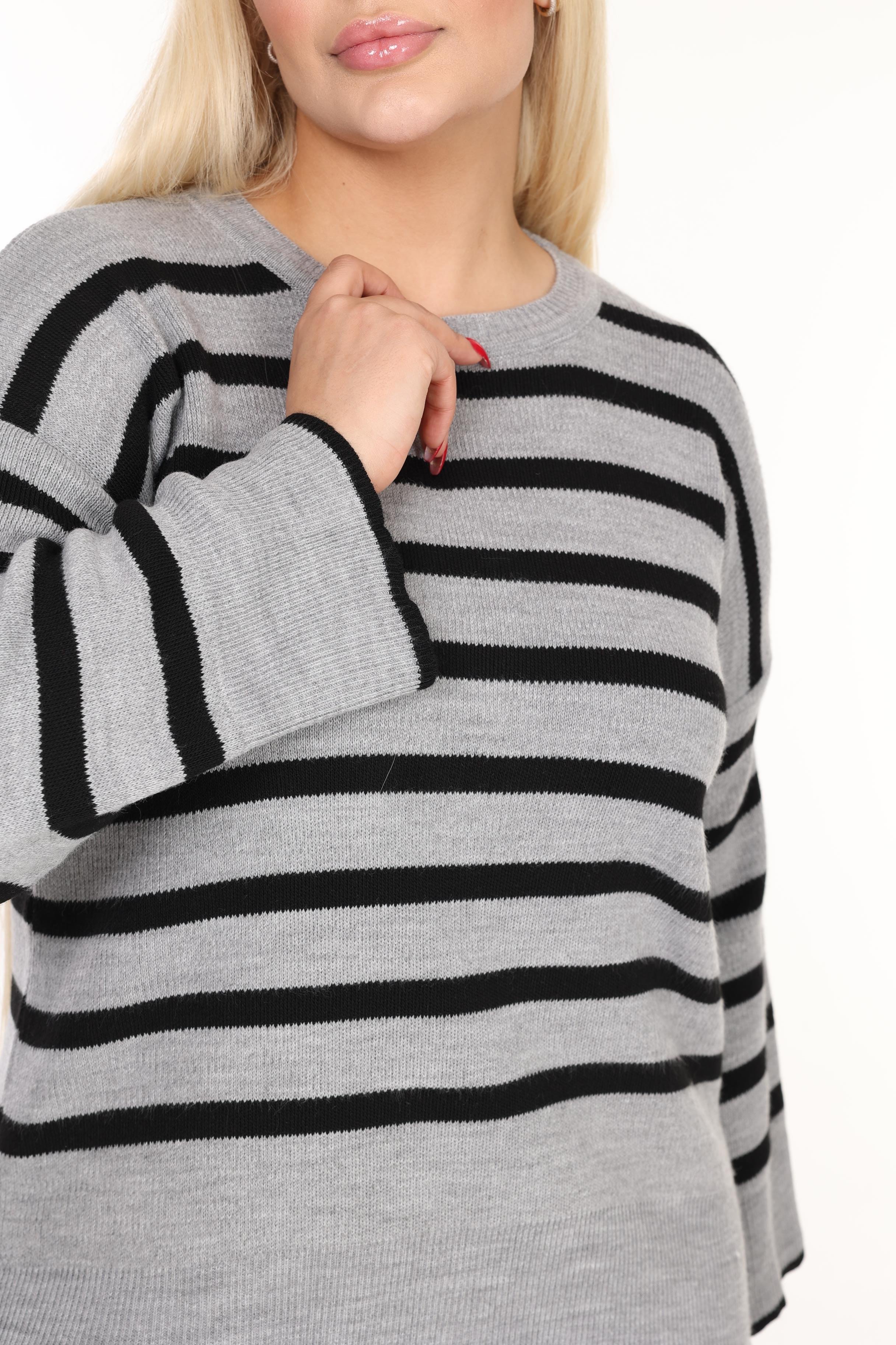 Bisiklet Yaka Çizgili Yırtmaçlı Rahat Kalıp Triko Kazak