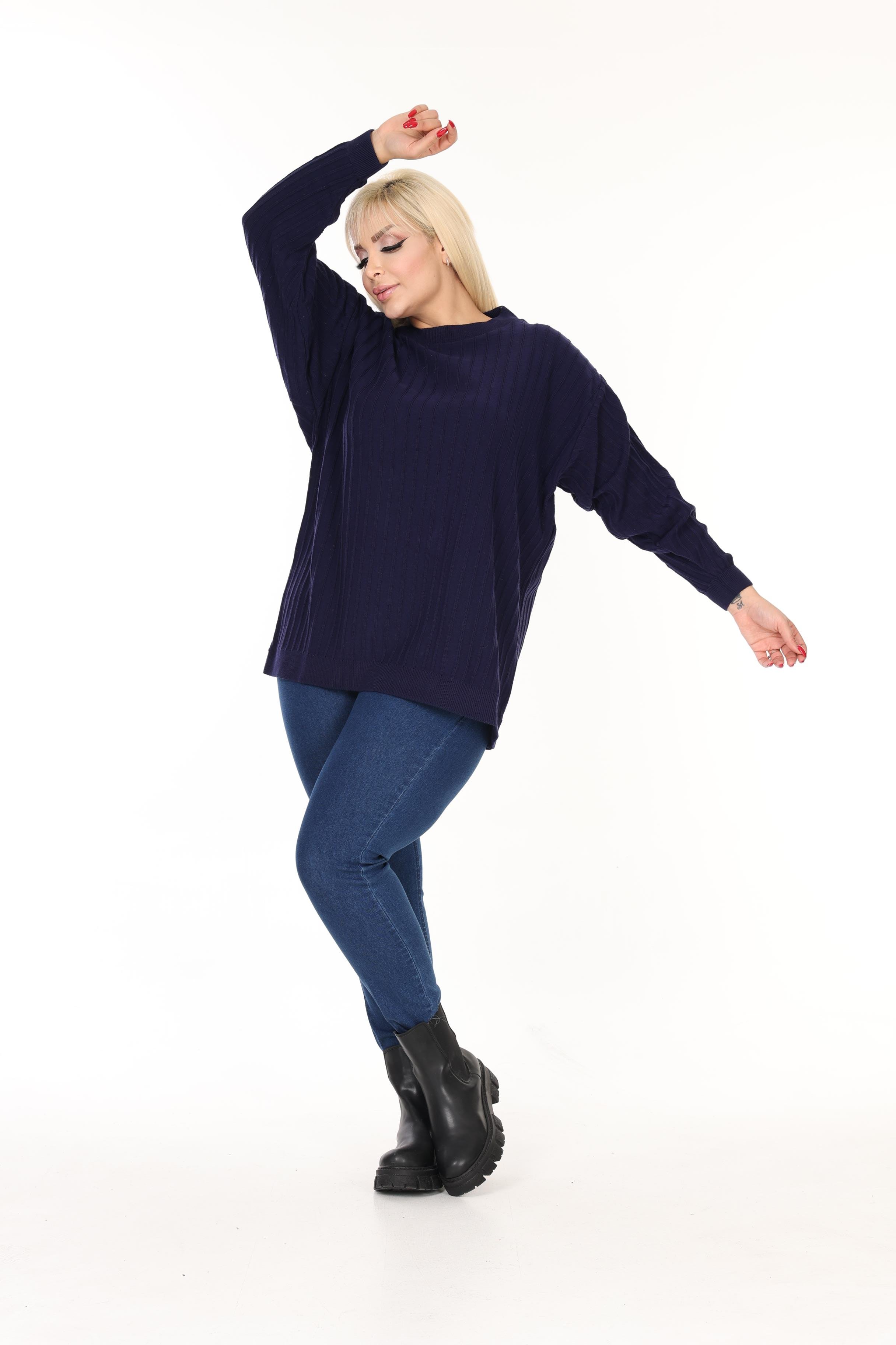 Bisiklet Yaka Rahat Kalıp Büyük Beden Triko Kazak