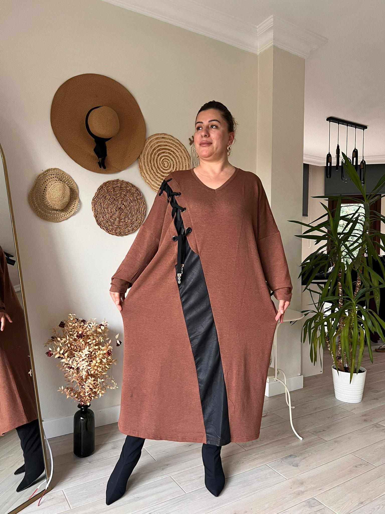 Çilek Kumaş Deri Detaylı Oversize Rahat Kalıp Elbise | Mjora Butik
