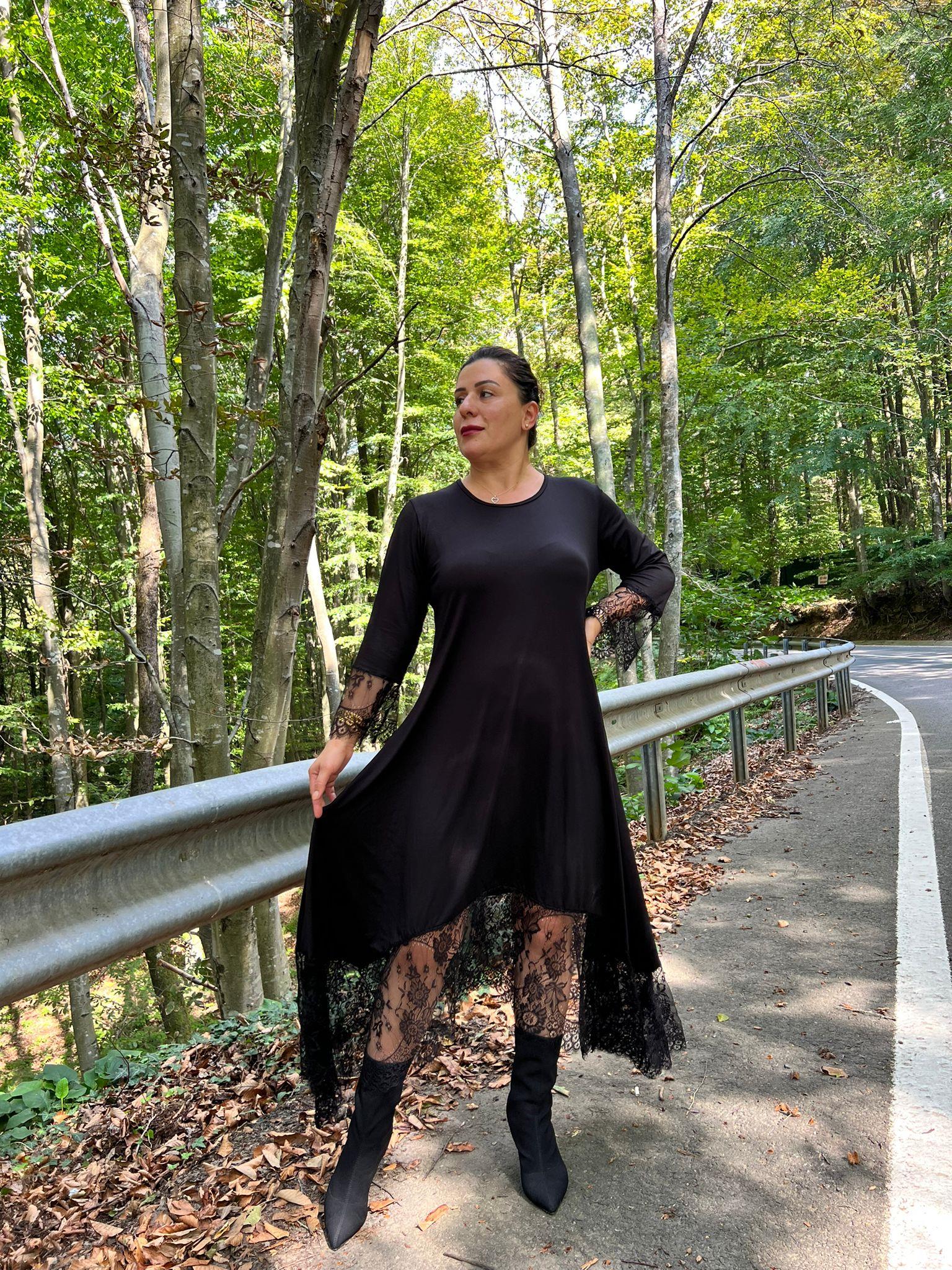 Dantel Detaylı Büyük Beden Örme Elbise