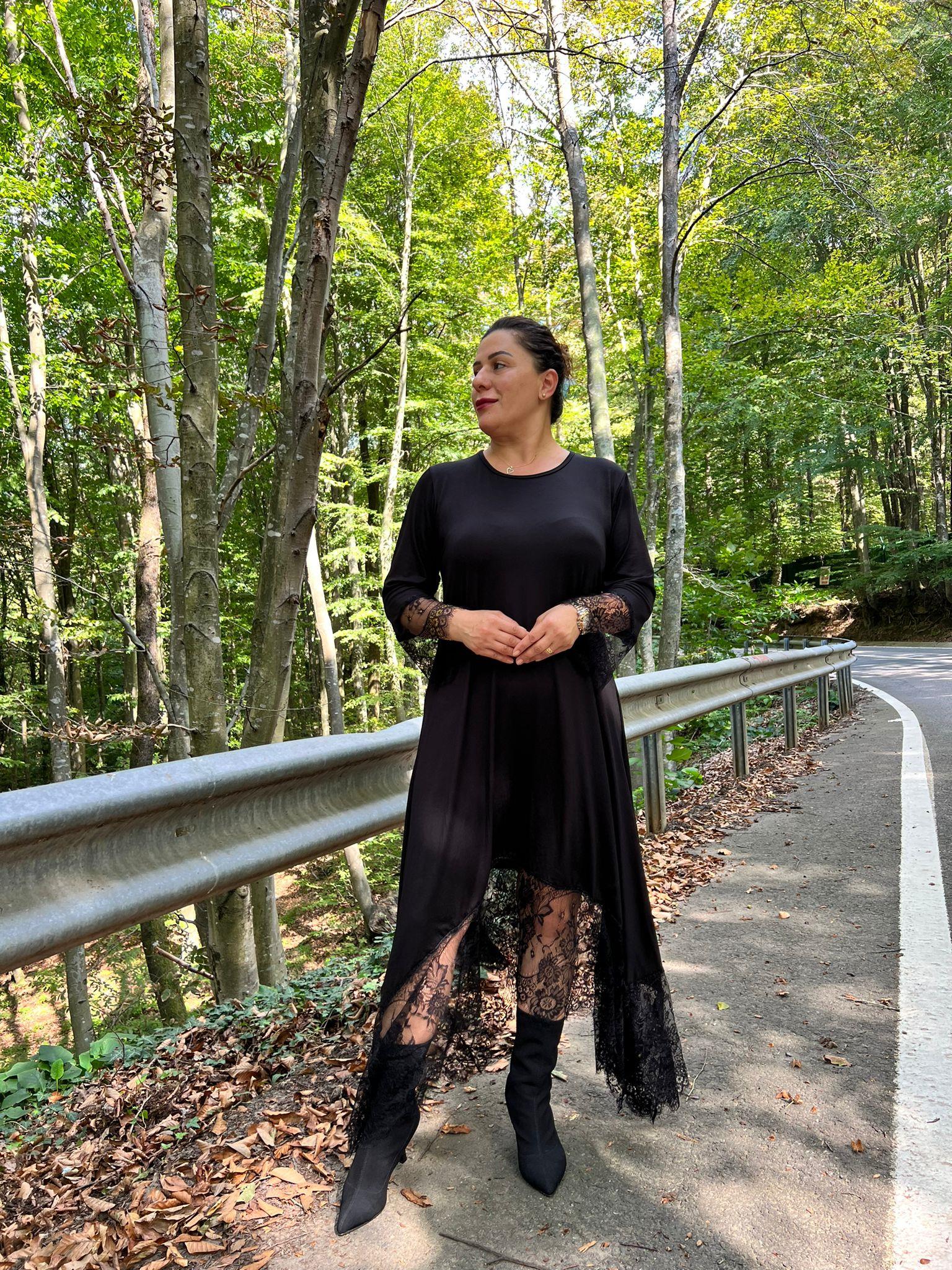 Dantel Detaylı Büyük Beden Örme Elbise