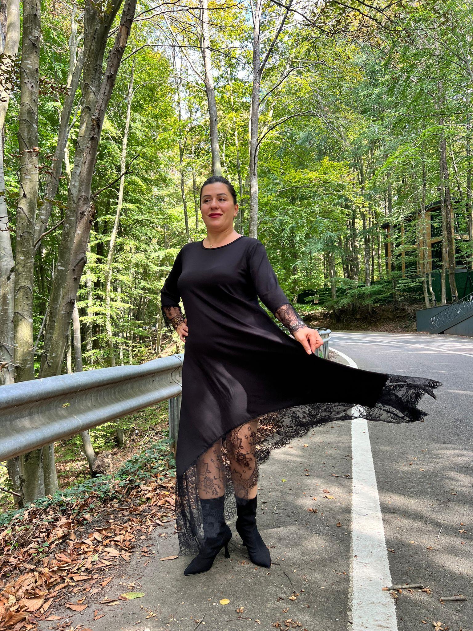 Dantel Detaylı Büyük Beden Örme Elbise