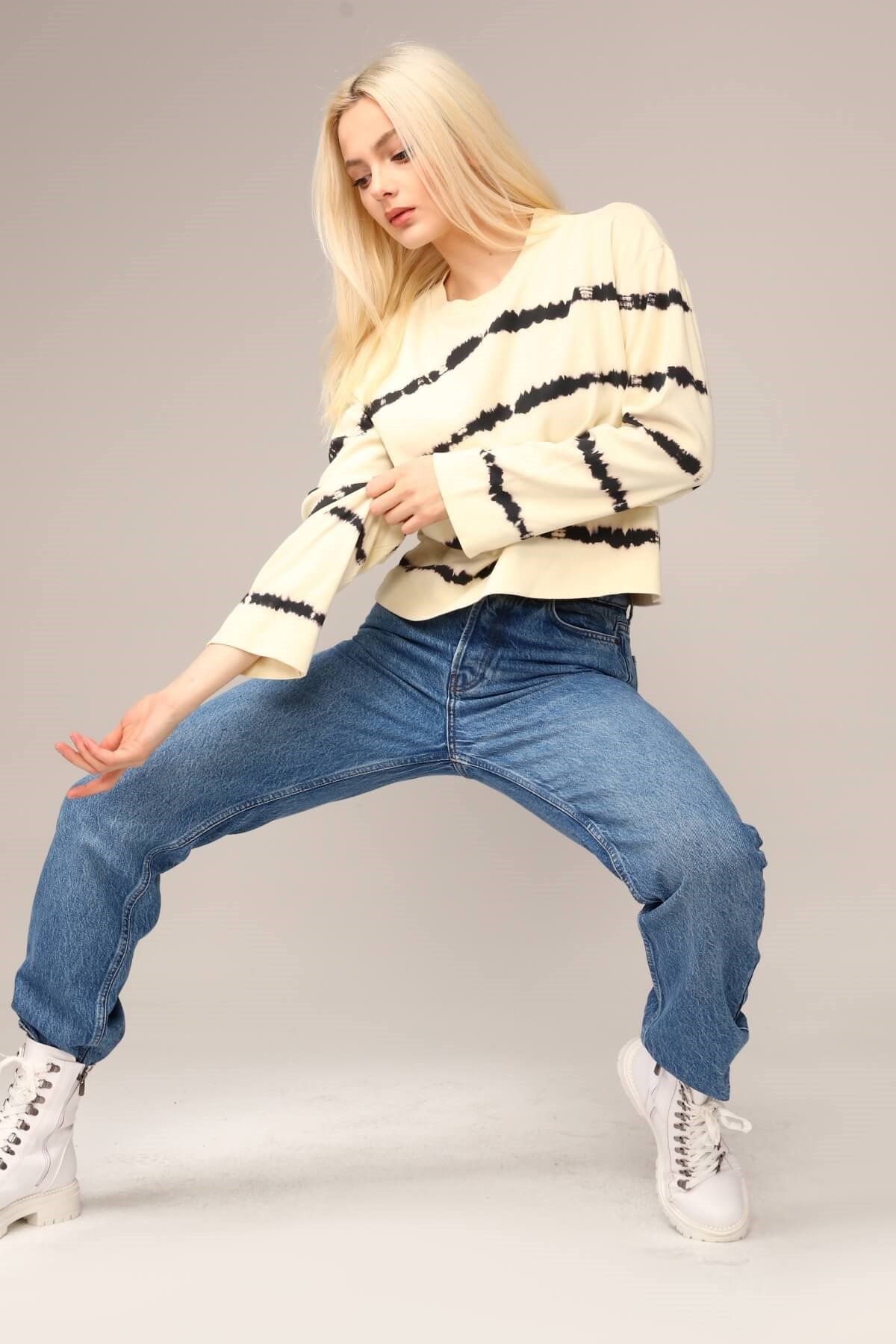 Ekru 2 İplik Şeritli Crop Sweatshirt