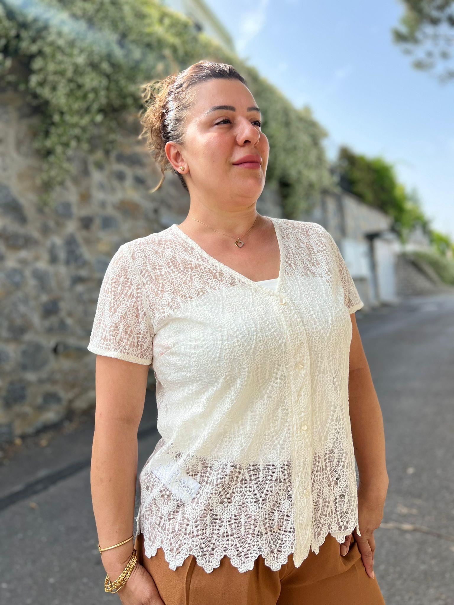 Ekru Dantel Düğmeli Gömlek