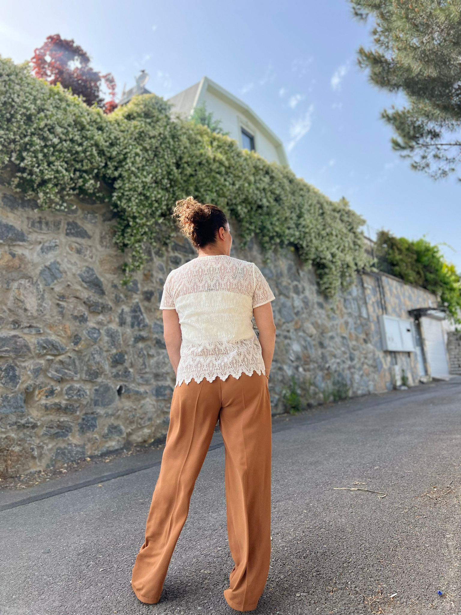 Ekru Dantel Düğmeli Gömlek