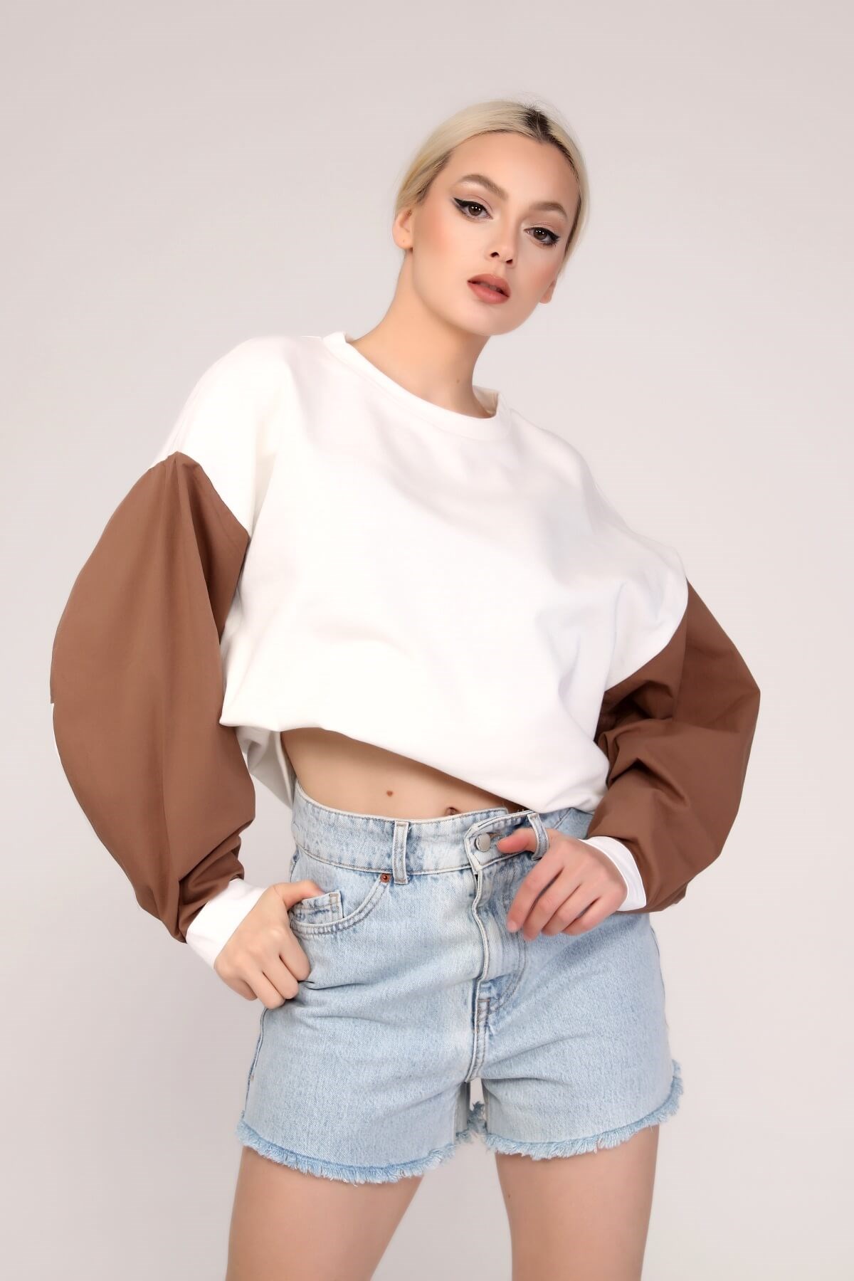 Ekru Kolları Kahverengi Salaş Sweatshirt 