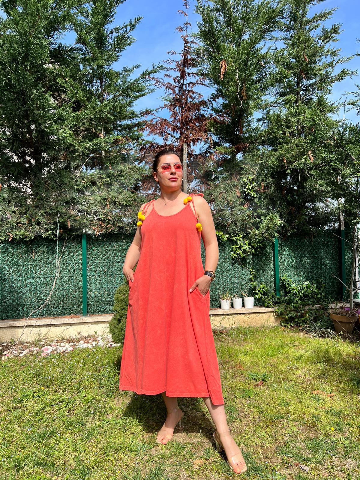 İp Askılı Cepli Geniş Kesim %100 Pamuk Yıkamalı Maxi Elbise