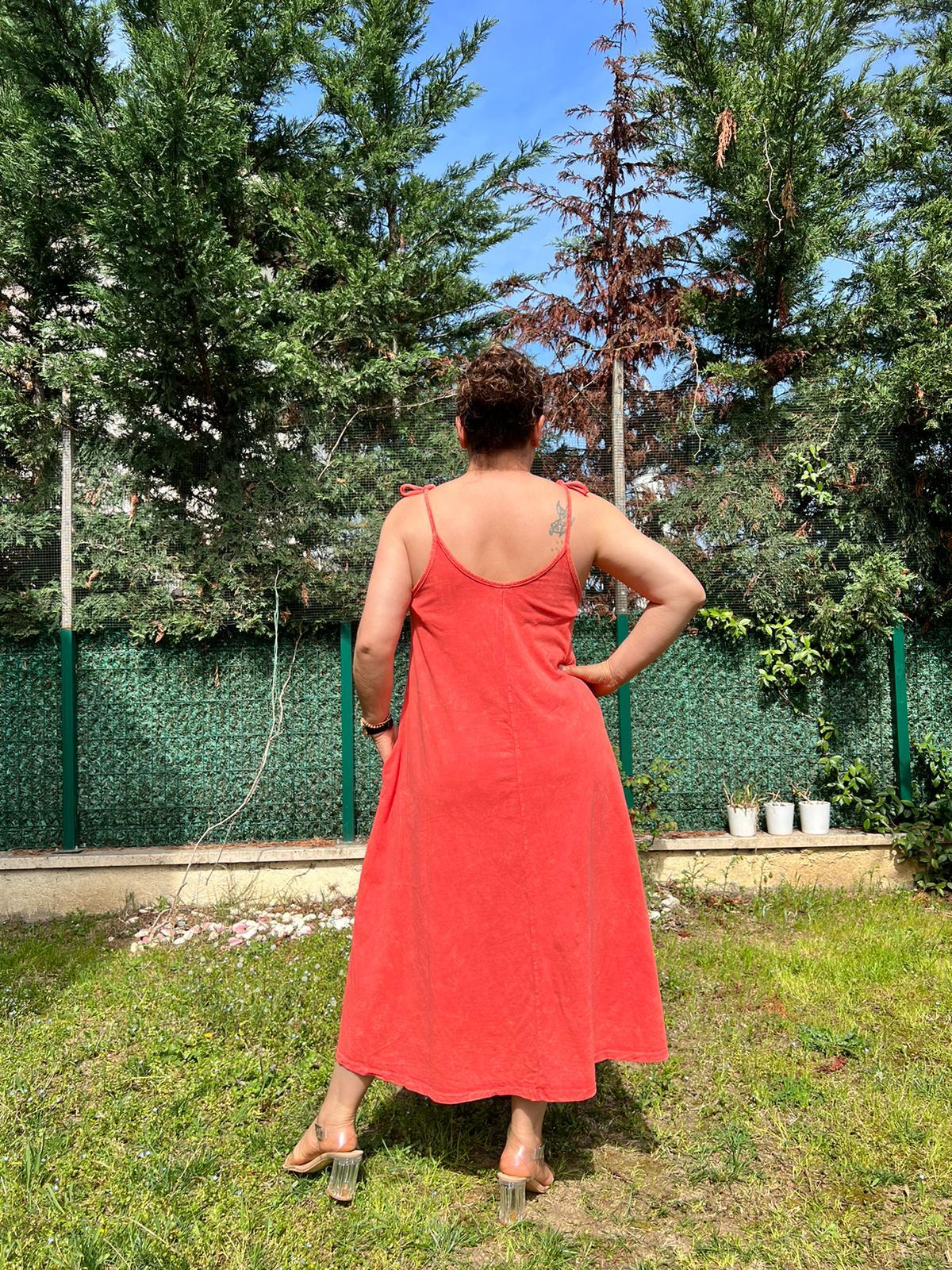 İp Askılı Cepli Geniş Kesim %100 Pamuk Yıkamalı Maxi Elbise