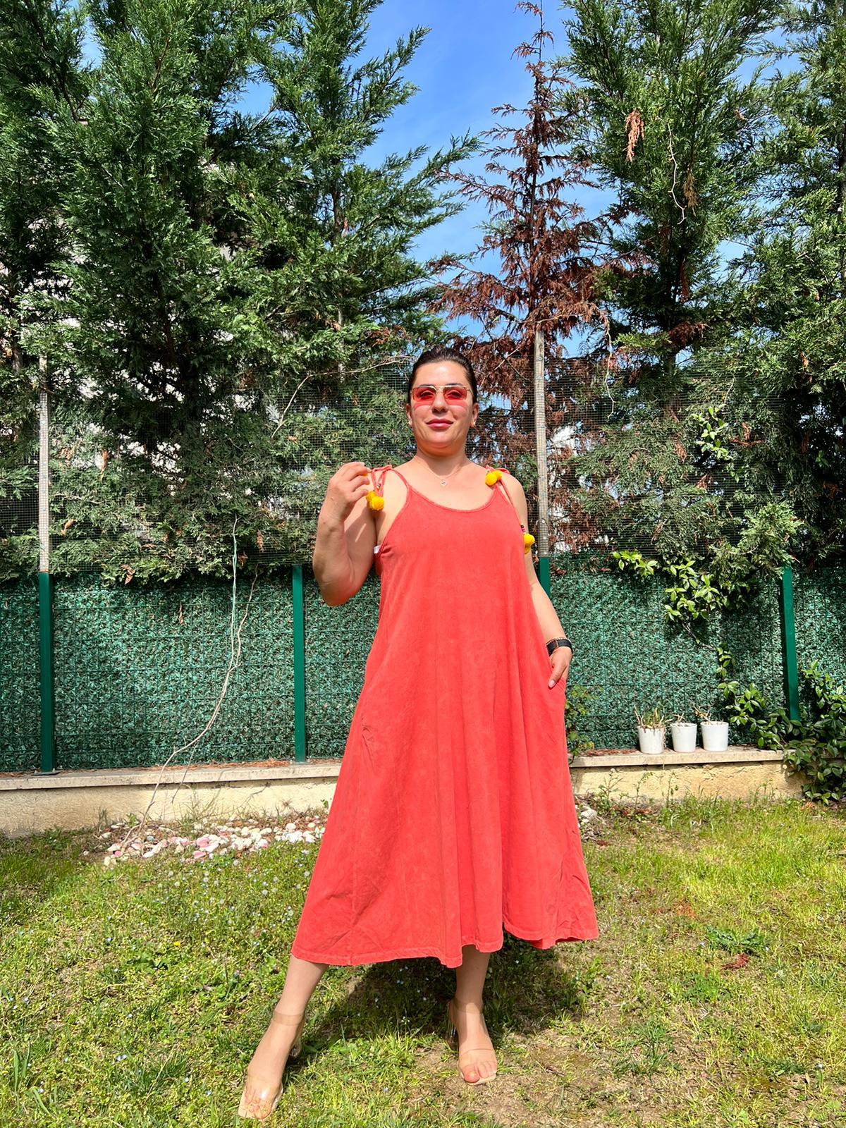 İp Askılı Cepli Geniş Kesim %100 Pamuk Yıkamalı Maxi Elbise