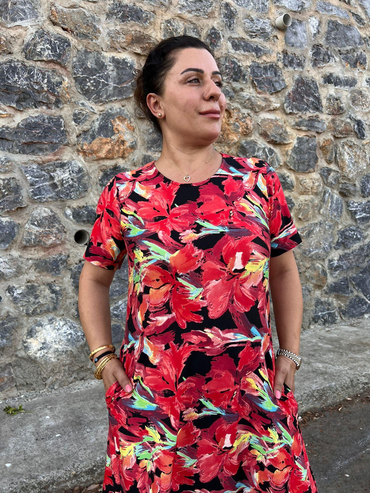 Kırmızı Desenli Eteği Fırfırlı Büyük Beden Elbise