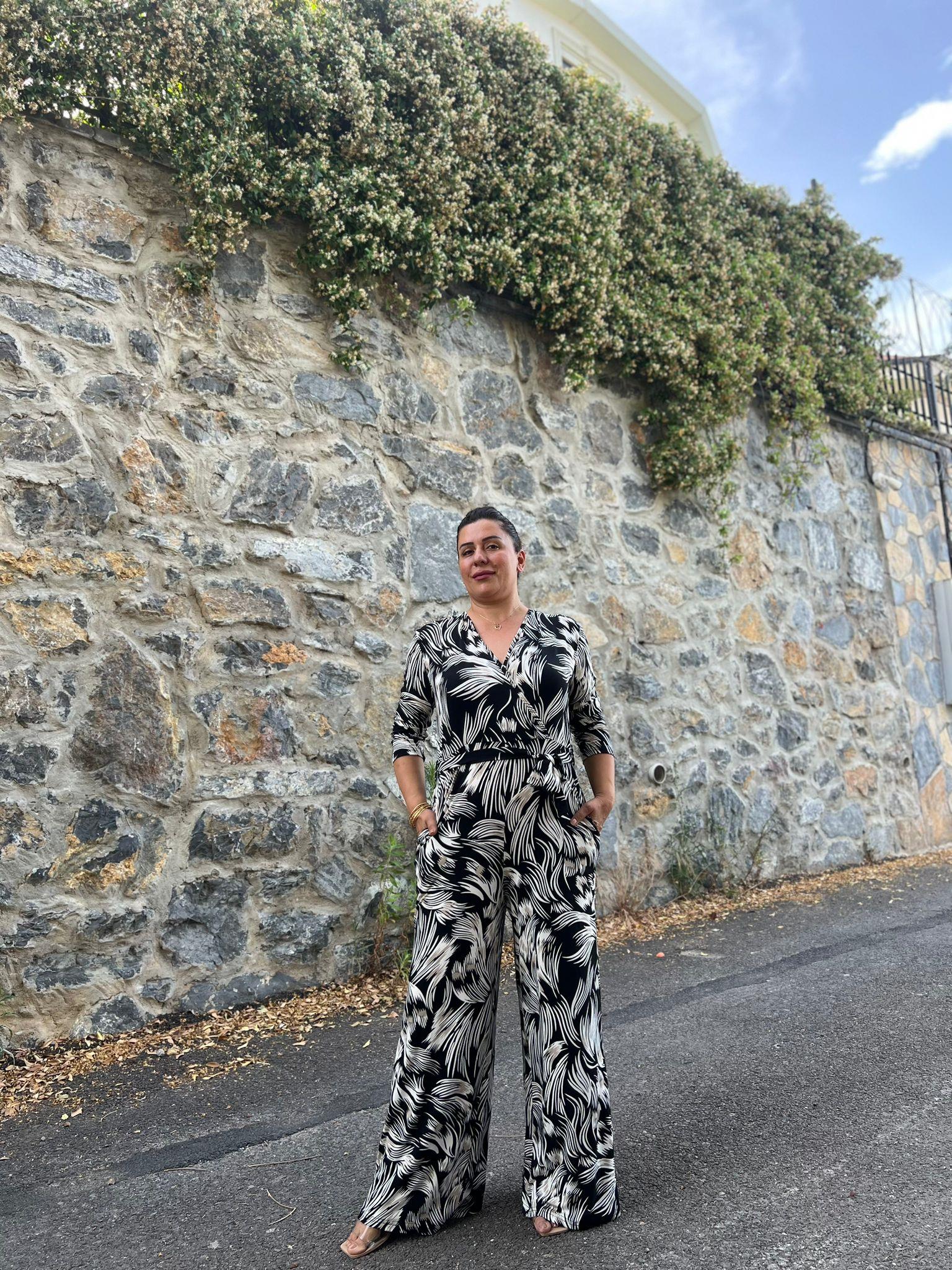 Kruvaze Yaka Desenli Örme Tulum