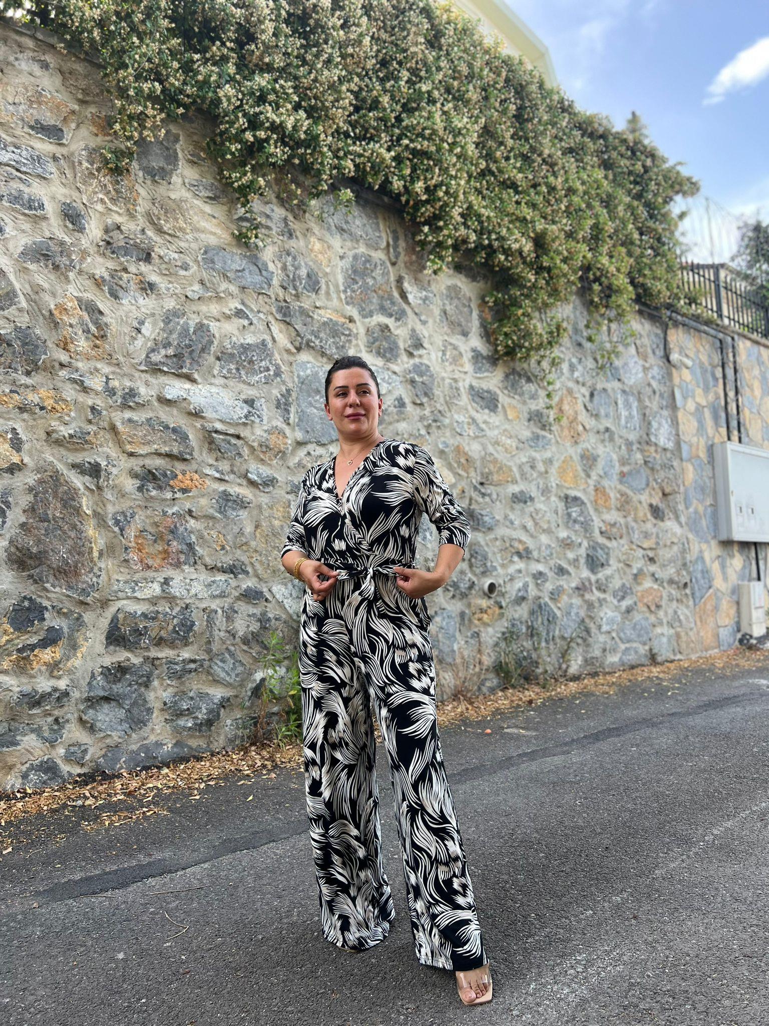 Kruvaze Yaka Desenli Örme Tulum