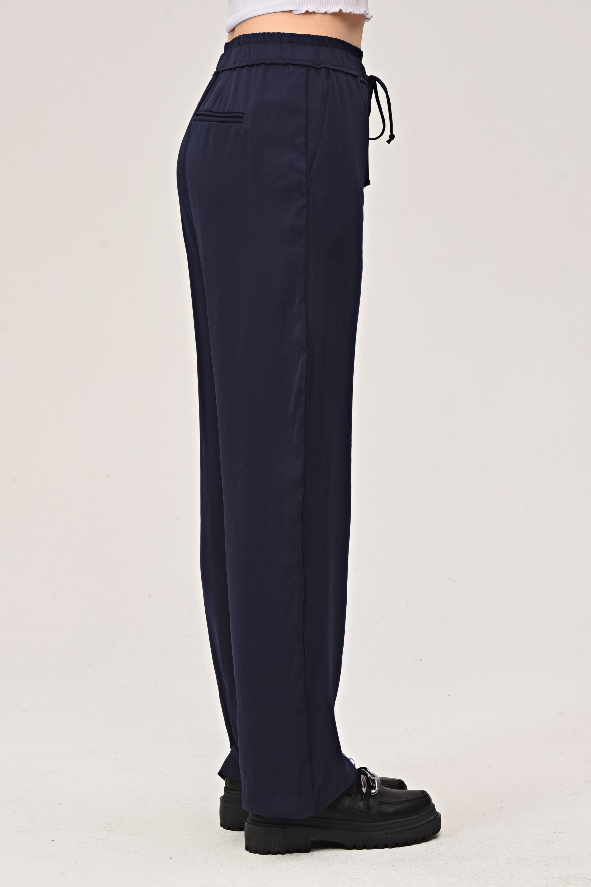 Lacivert Uzun Paça Saten Pantalon