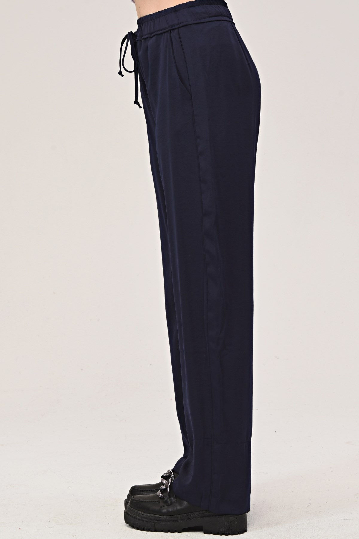 Lacivert Uzun Paça Saten Pantalon