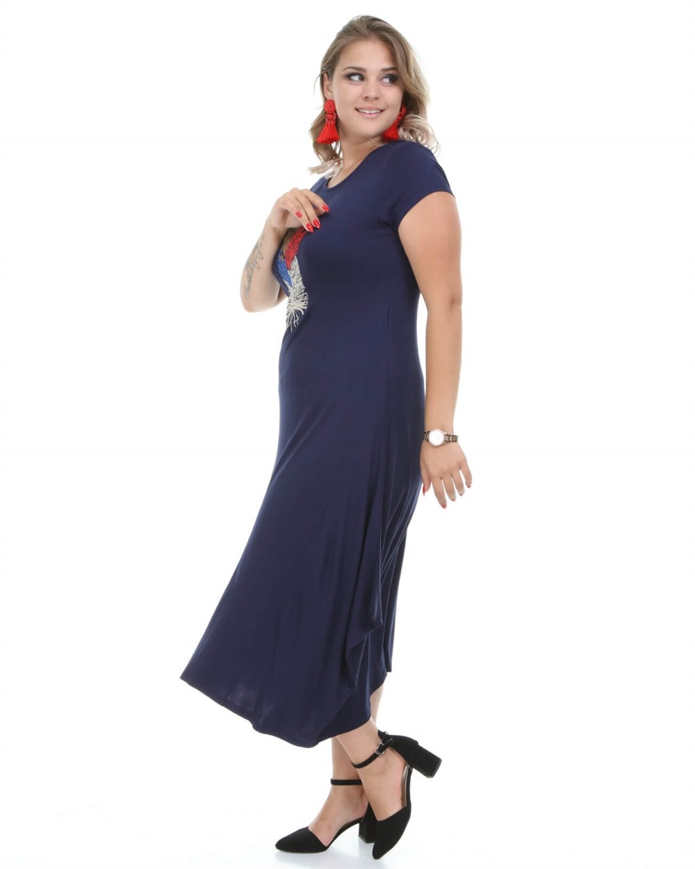 Lacivert yaprak nakışlı büyük beden viskon elbise 