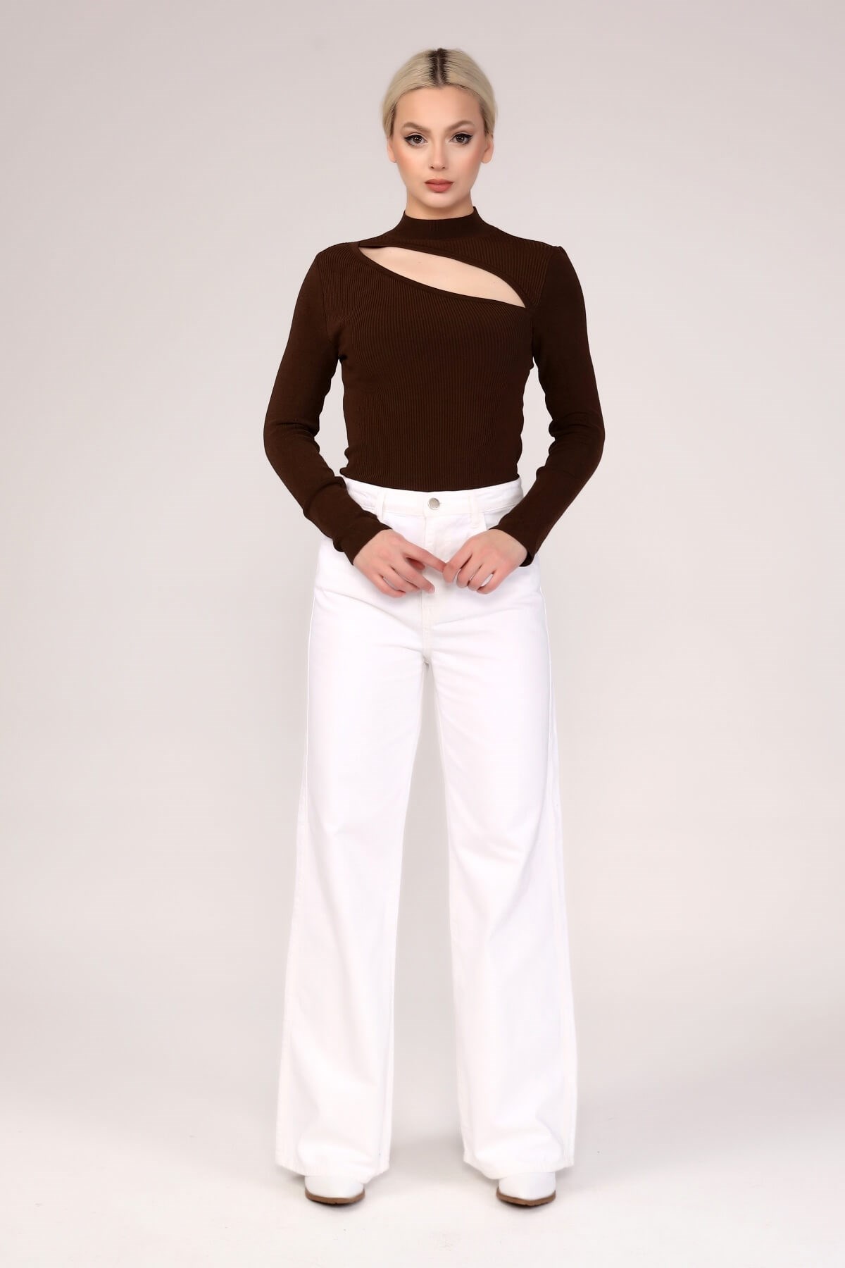 Pencere Detaylı Dik Yaka Fitilli Triko Kazak 