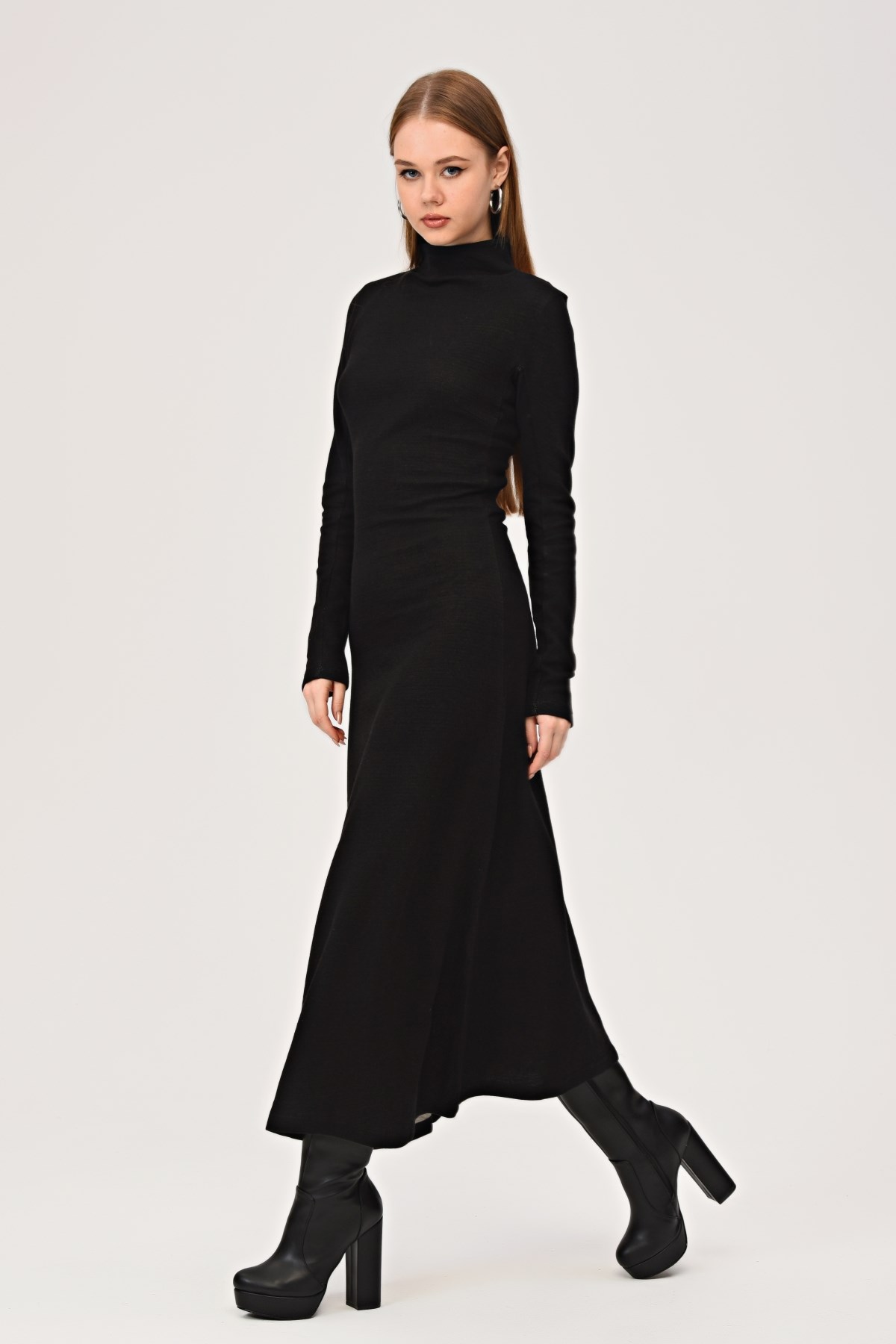 Sırt Dekolteli Triko Örme Elbise