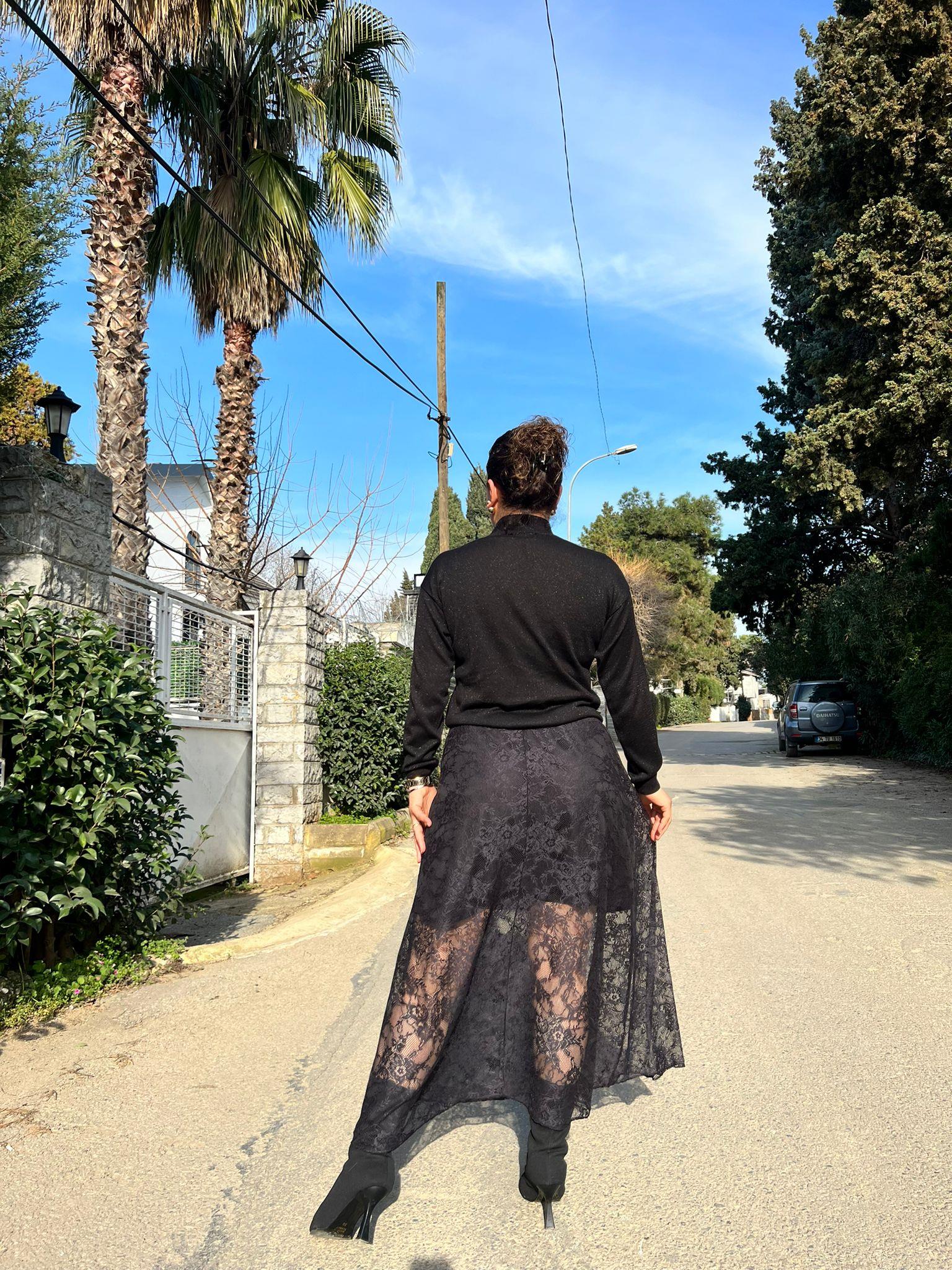 Siyah Astarlı Büyük Beden Dantel Etek