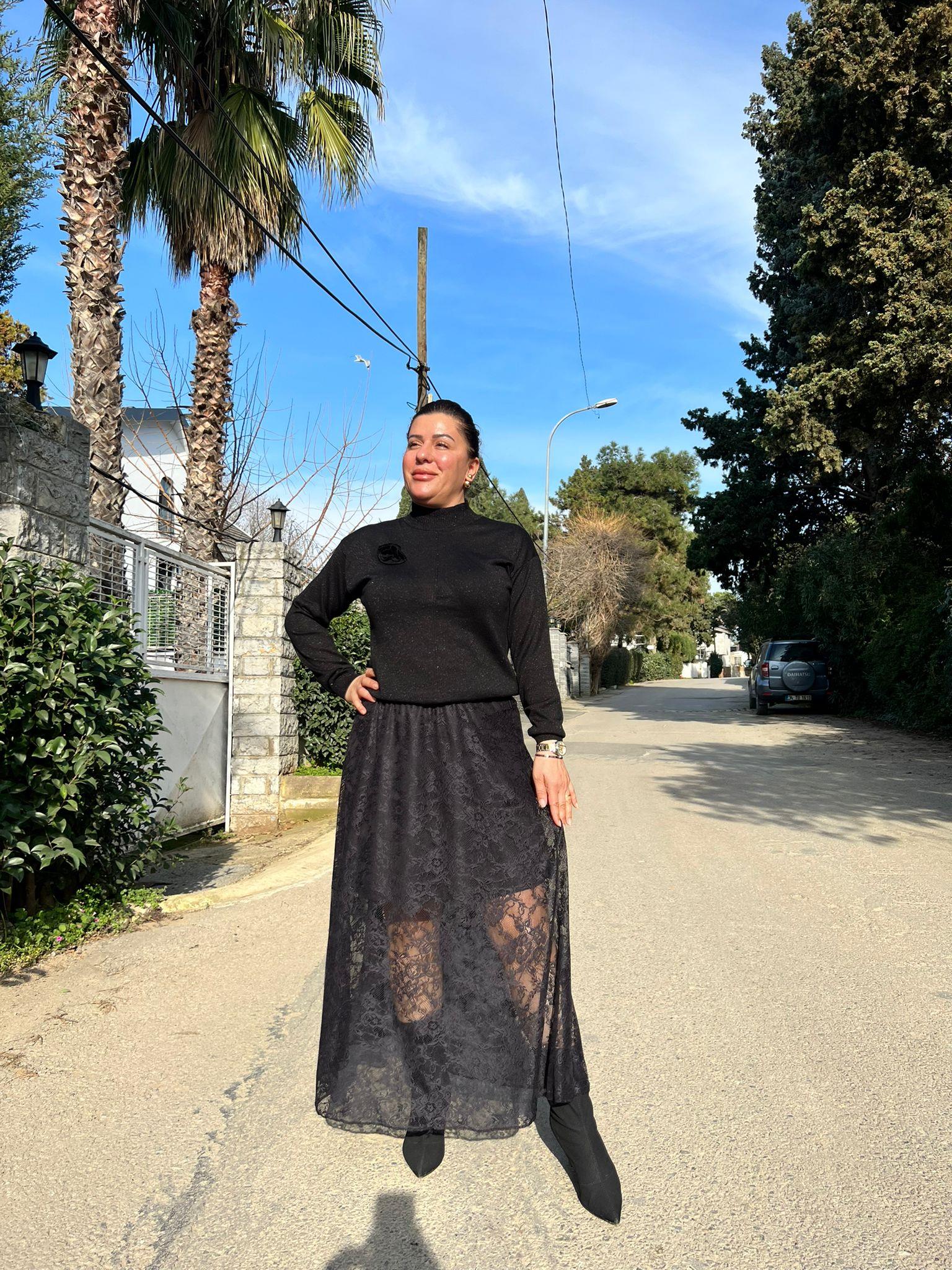 Siyah Astarlı Büyük Beden Dantel Etek