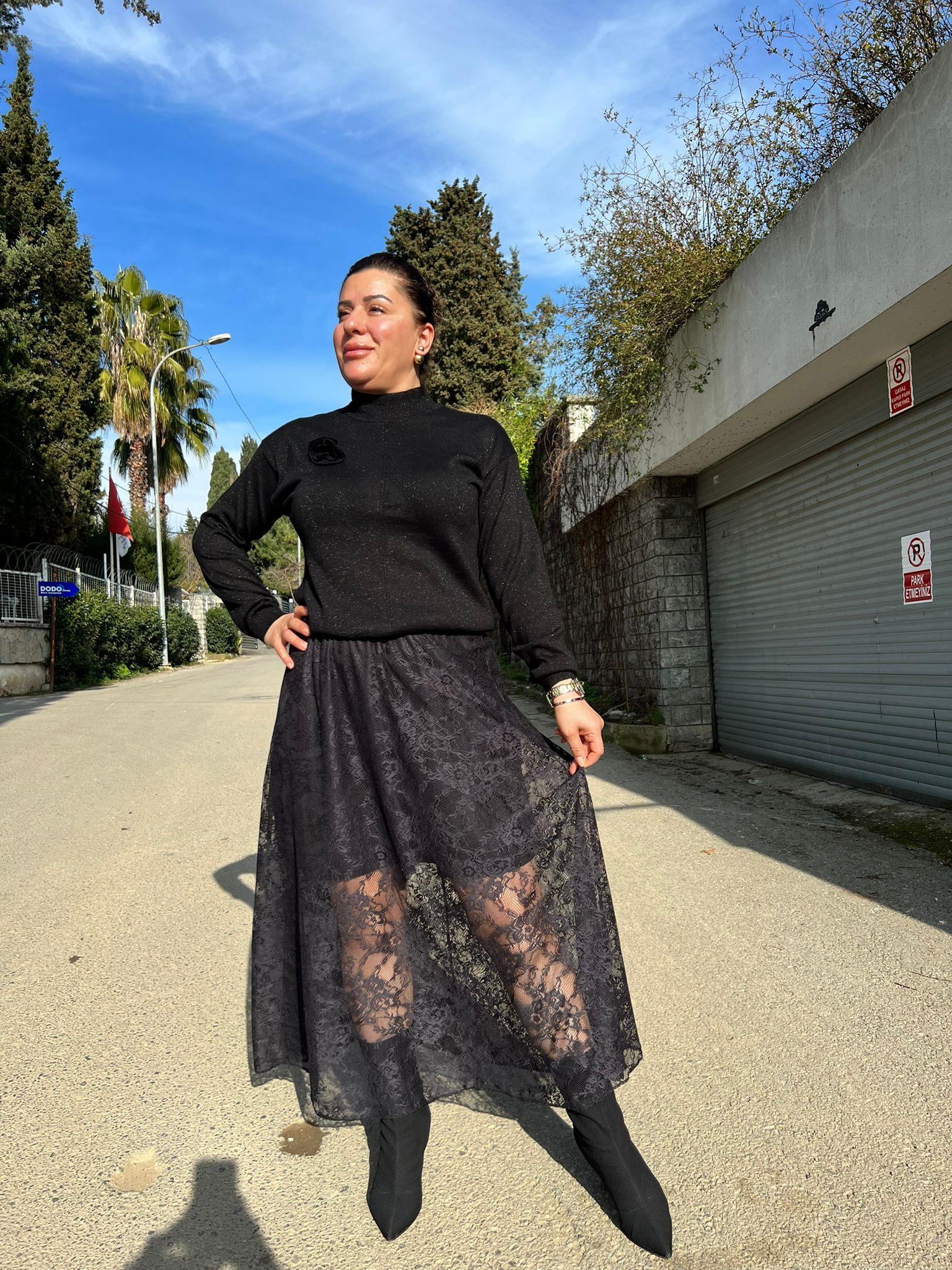 Siyah Astarlı Büyük Beden Dantel Etek