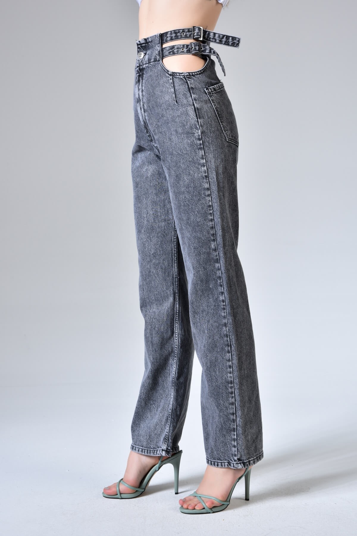 Siyah Çift Kemerli Pencereli Straight Fit Jean 