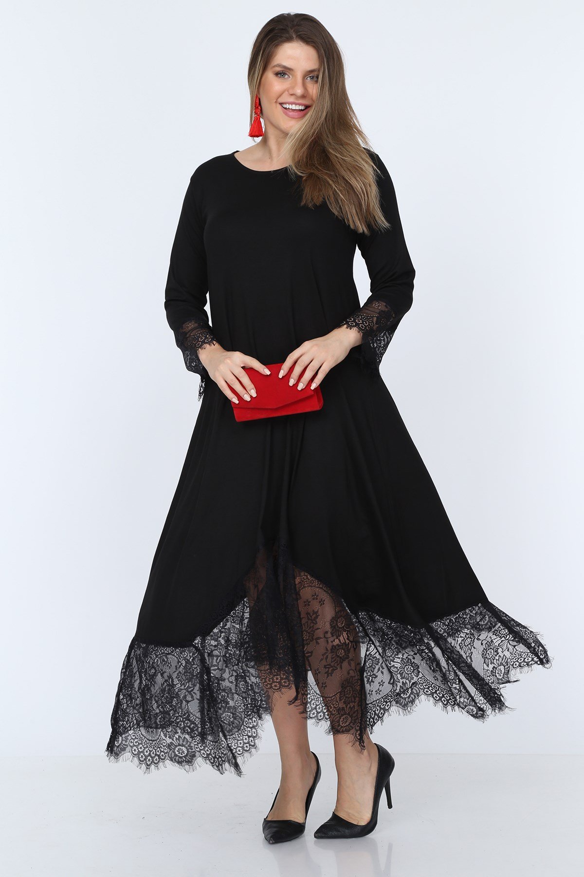 Siyah dantel detaylı viskon elbise