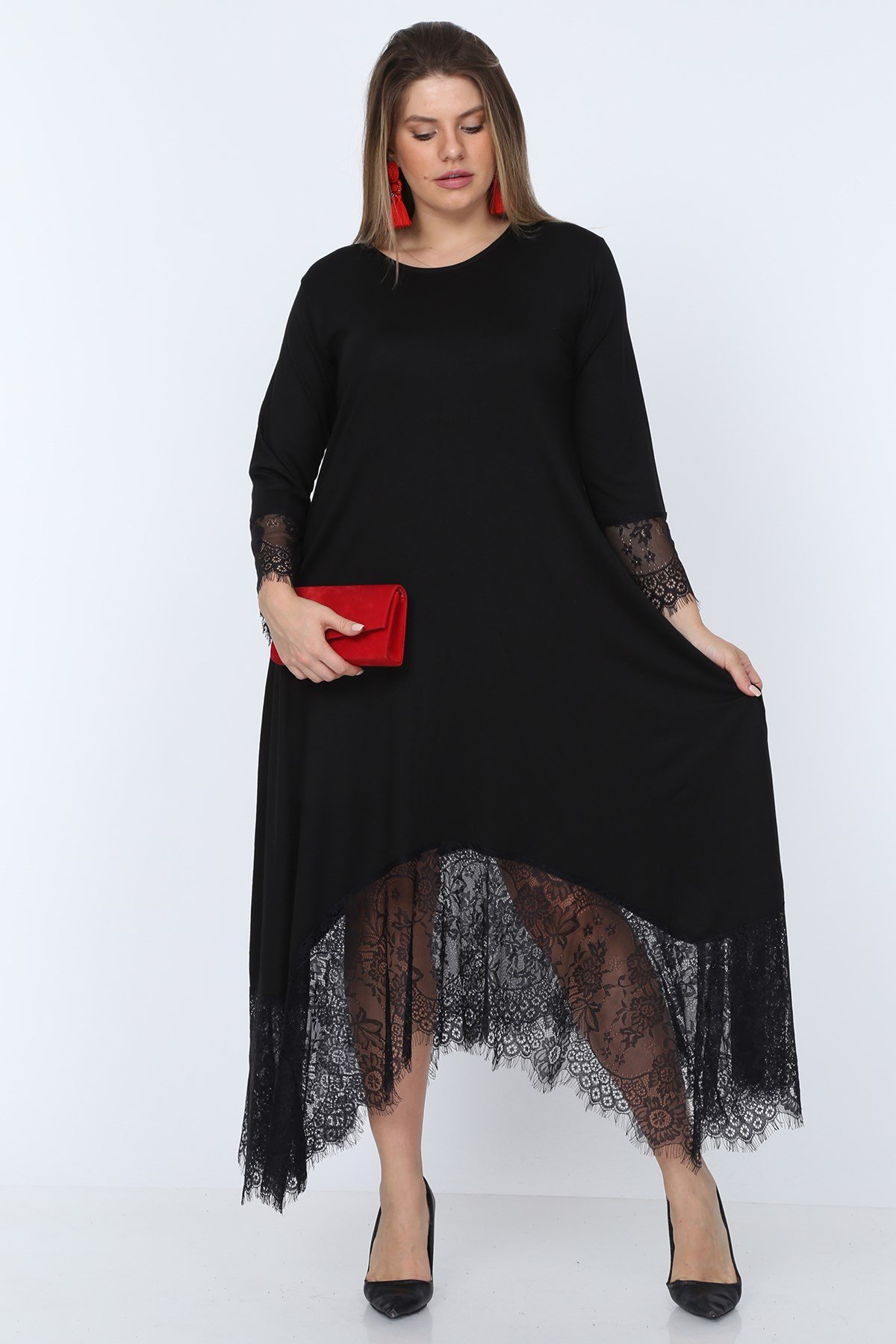 Siyah dantel detaylı viskon elbise